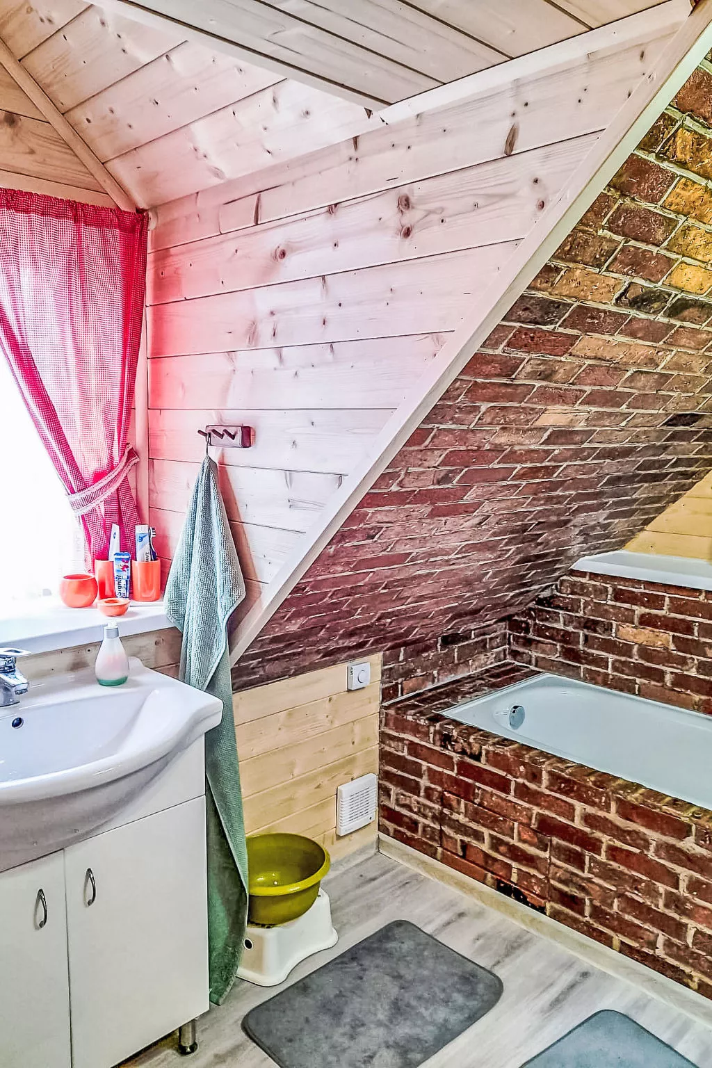 Roubenka u potoka - Binnen