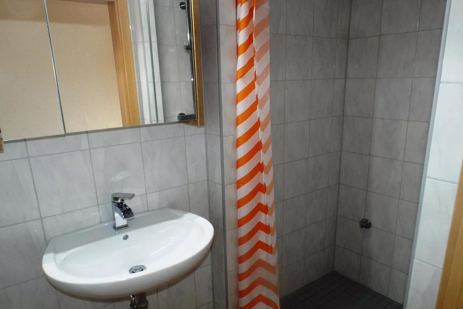 Bungalow 2 SZ 4 P - Badkamer