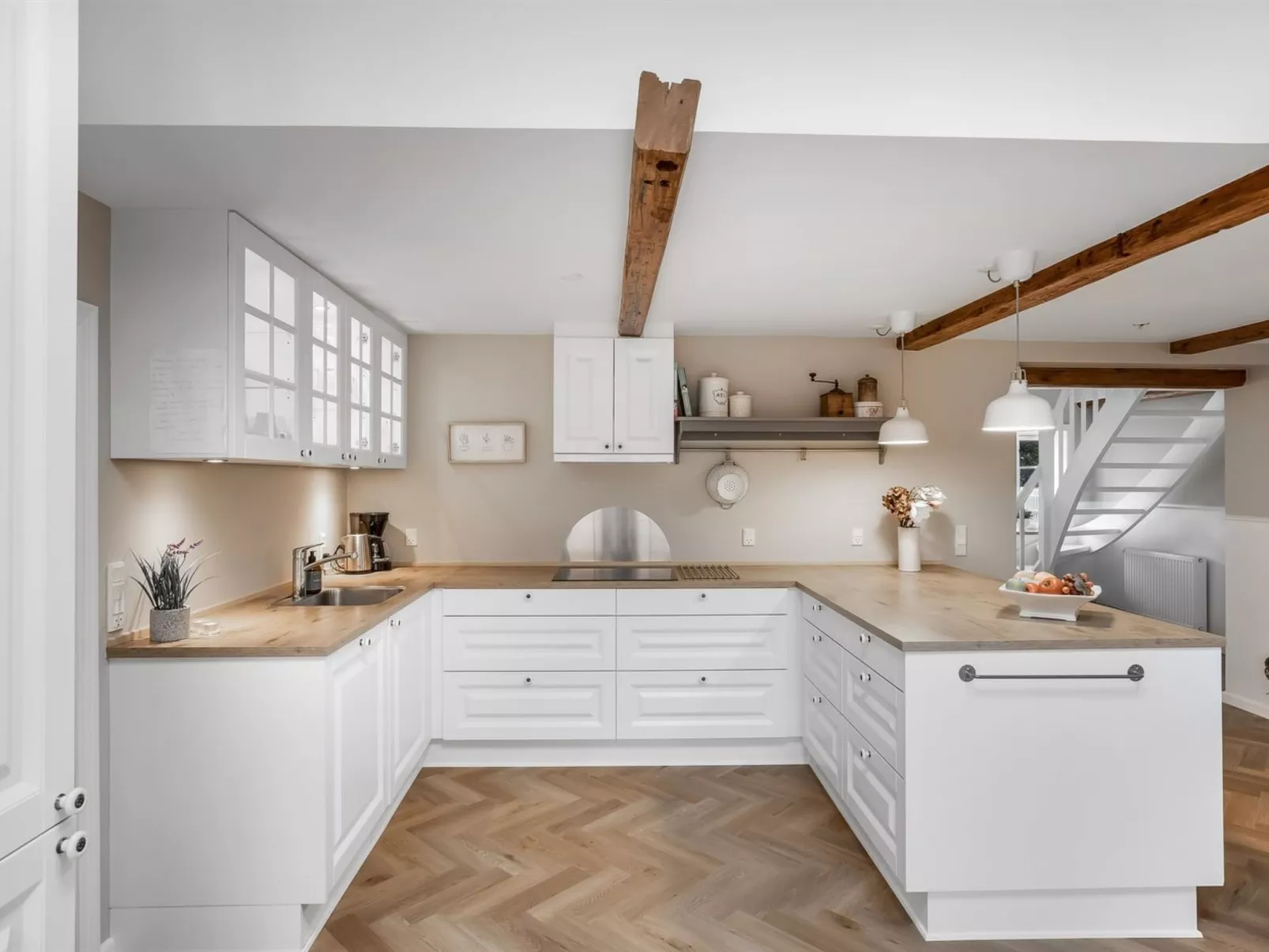 "Juhana" - 150m from the sea - Binnen