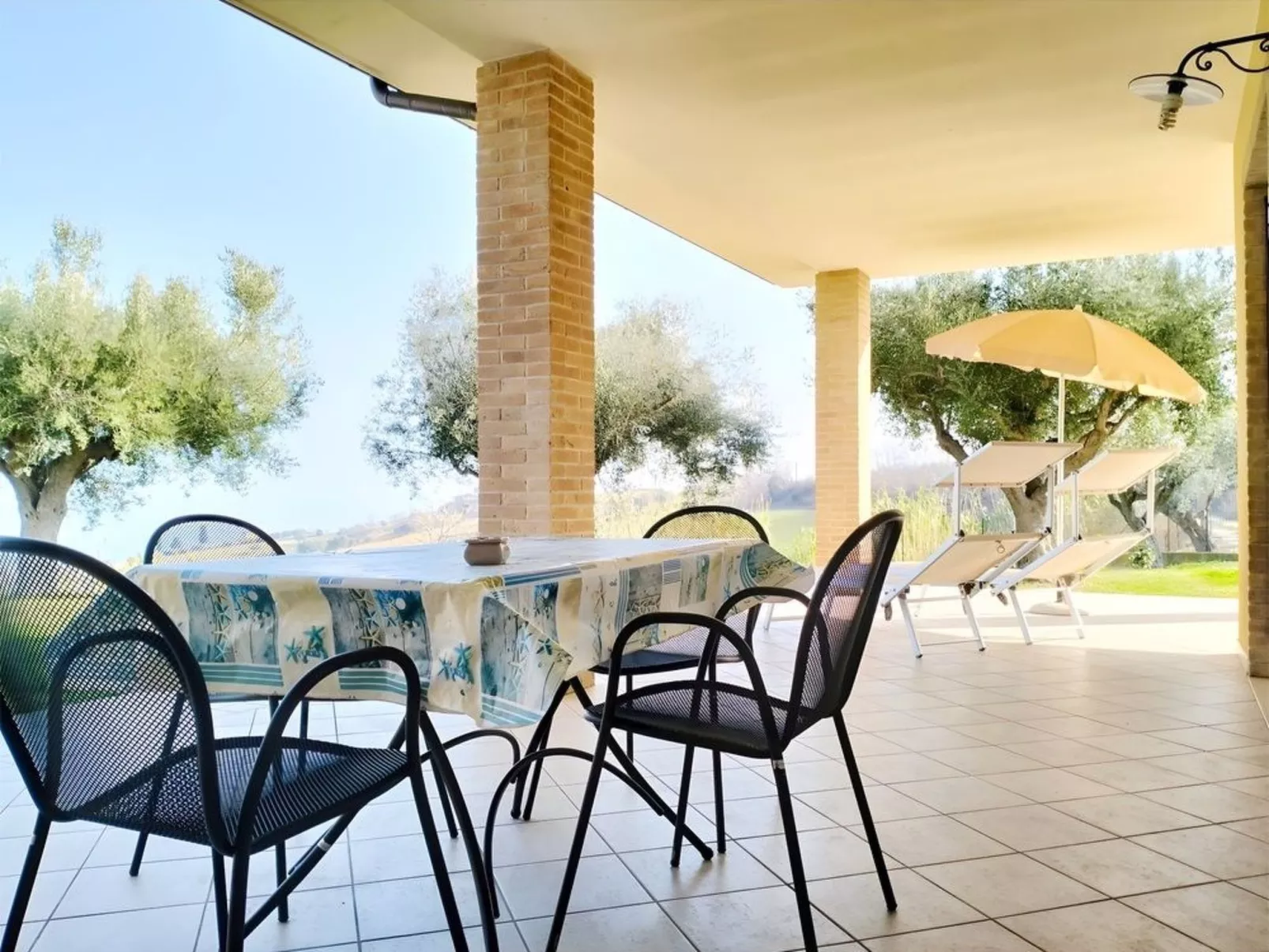 Schoene Appartment mit panoramische Blick - Buiten