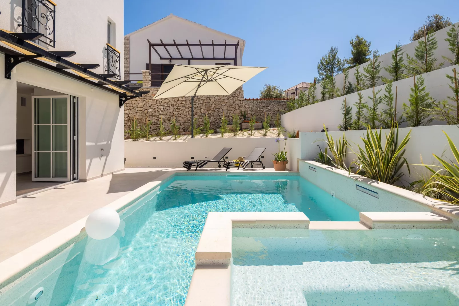 Villa Verde Ražanj with heated pool - Zwembad