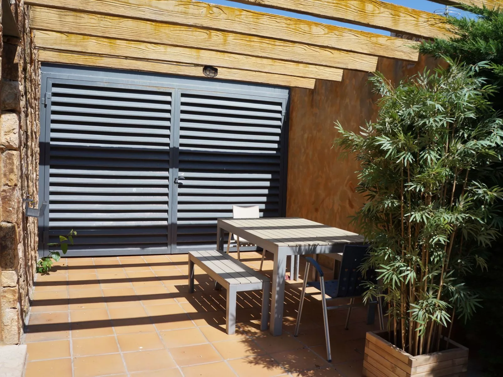 Costabravaforrent Gavarres, für 6 Personen mit Gemeinschaftspool - Buiten