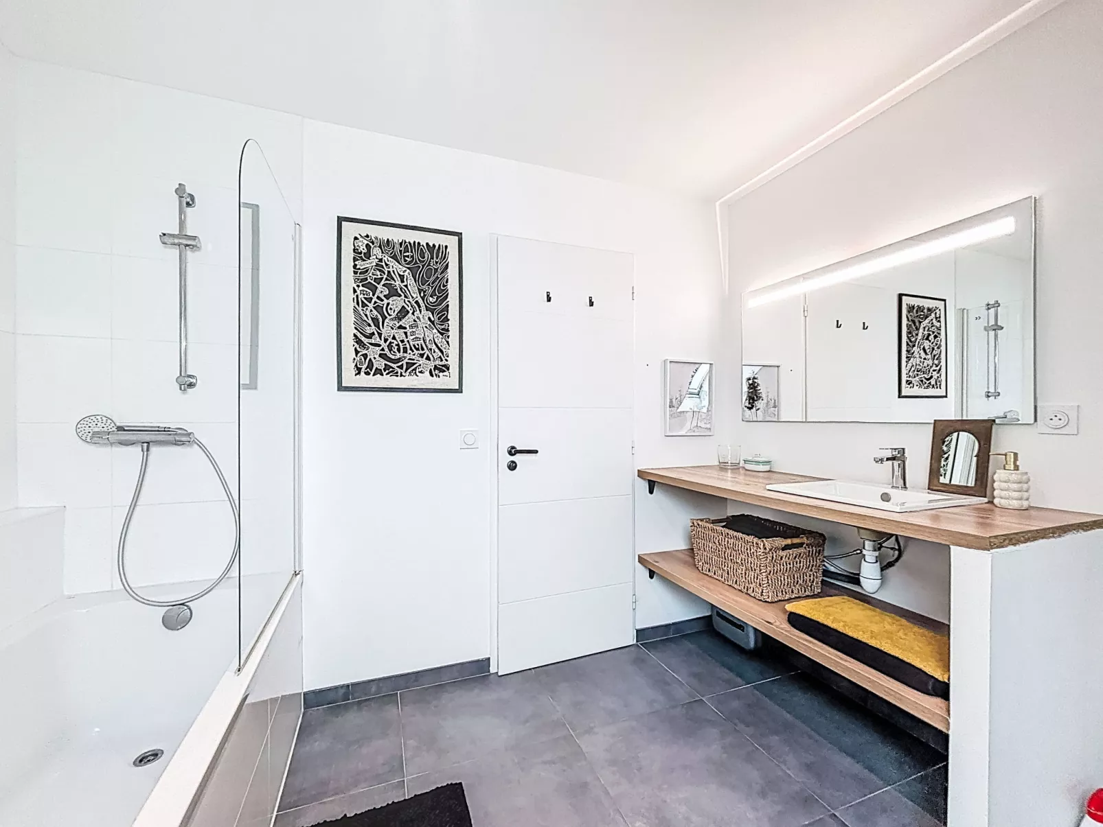 Maison Des Lupins - Binnen