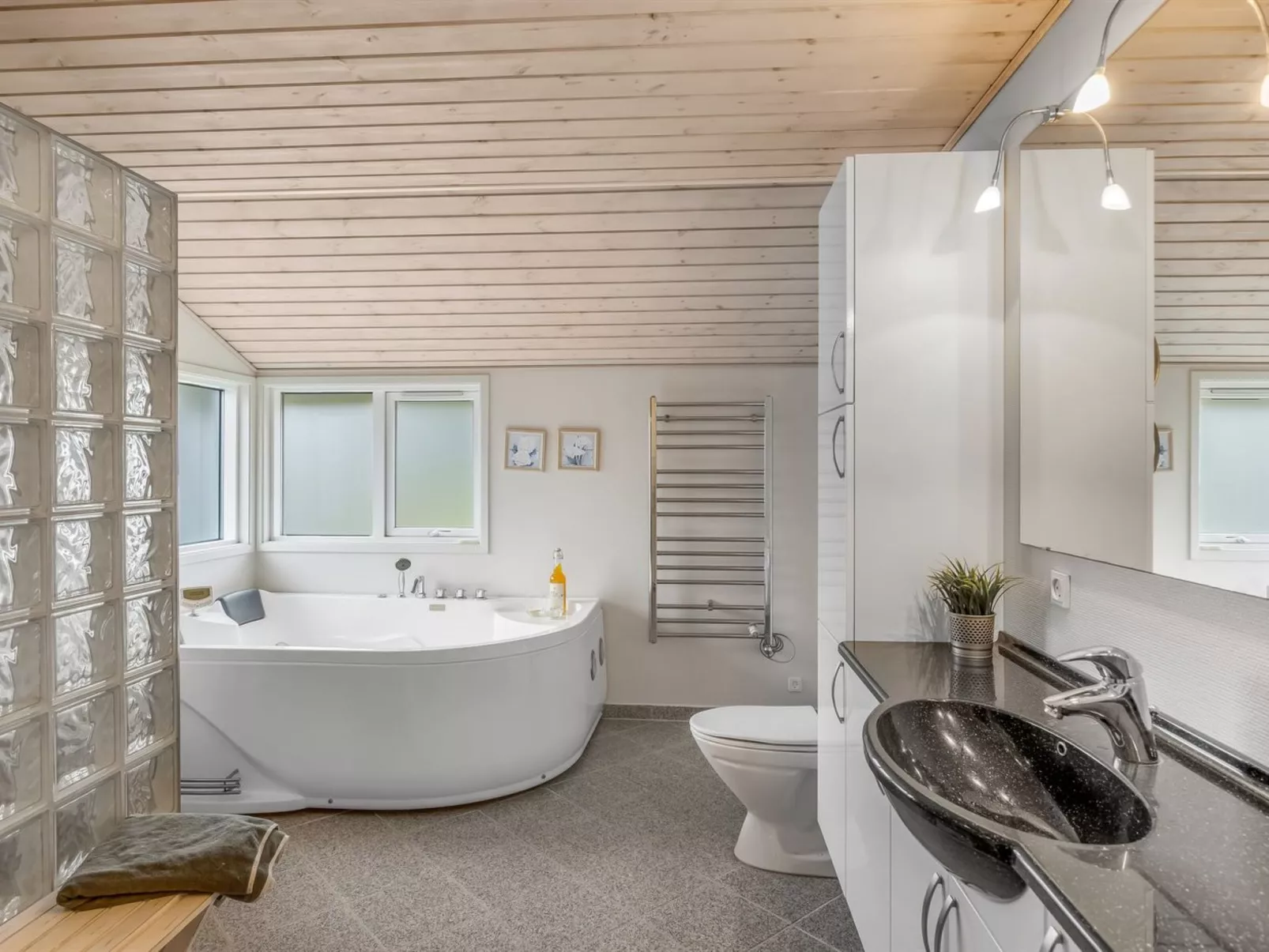 "Beeke" - 1.4km from the sea - Binnen