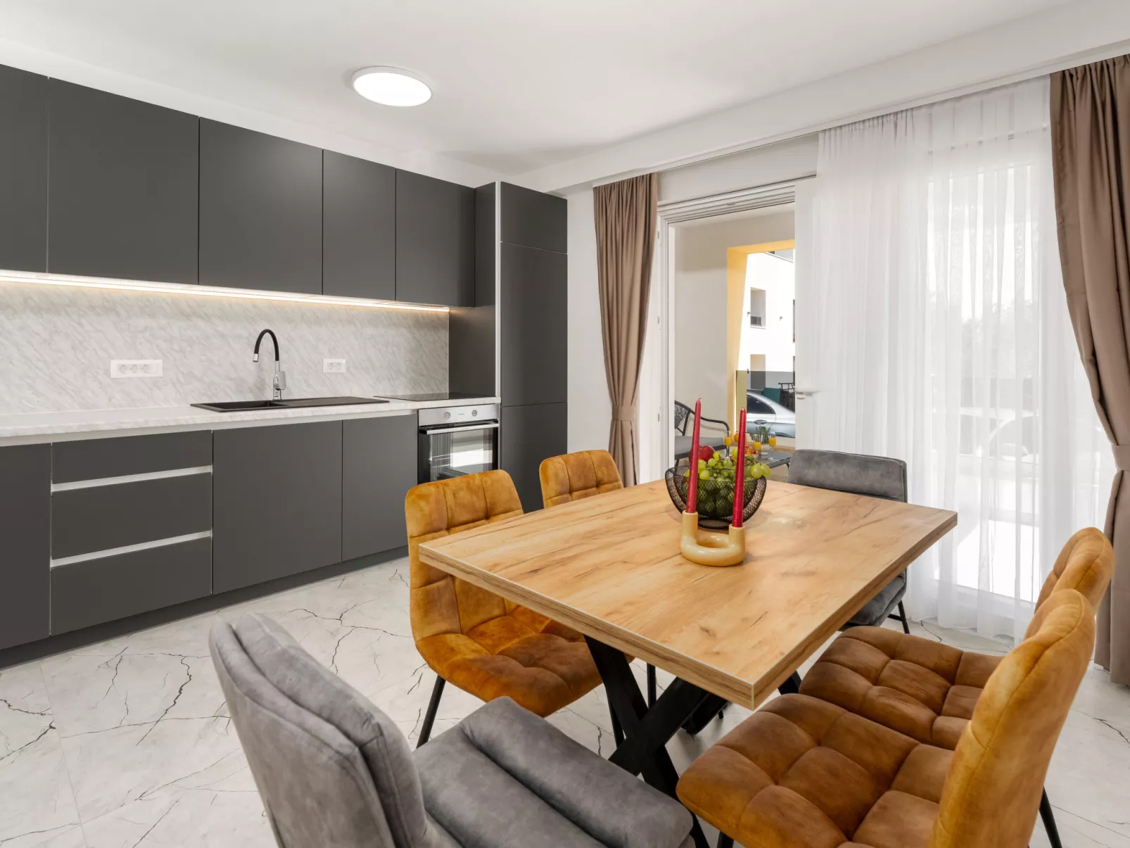 Mediterranee Oliva - Binnen