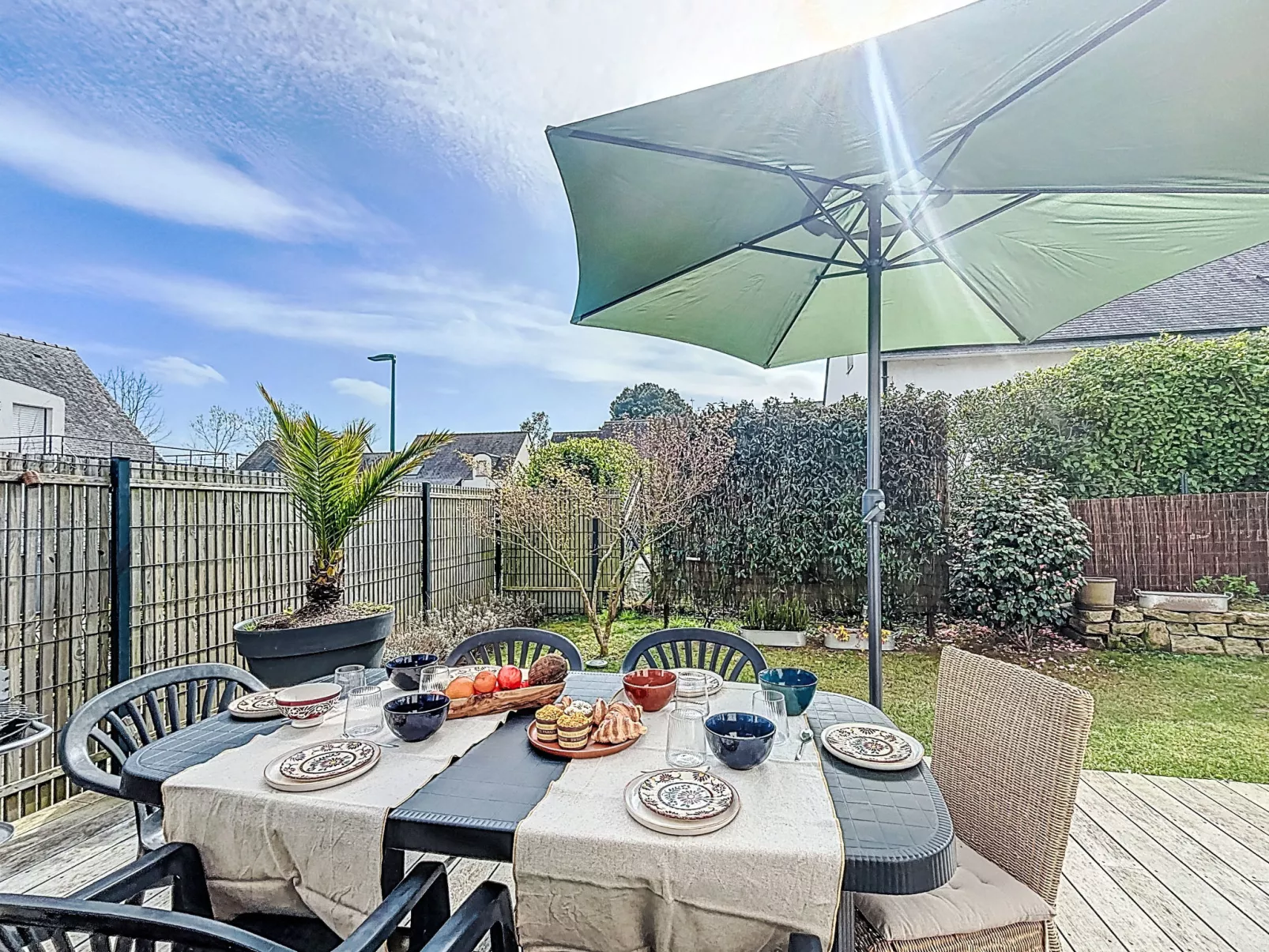 Maison Des Lupins - Buiten