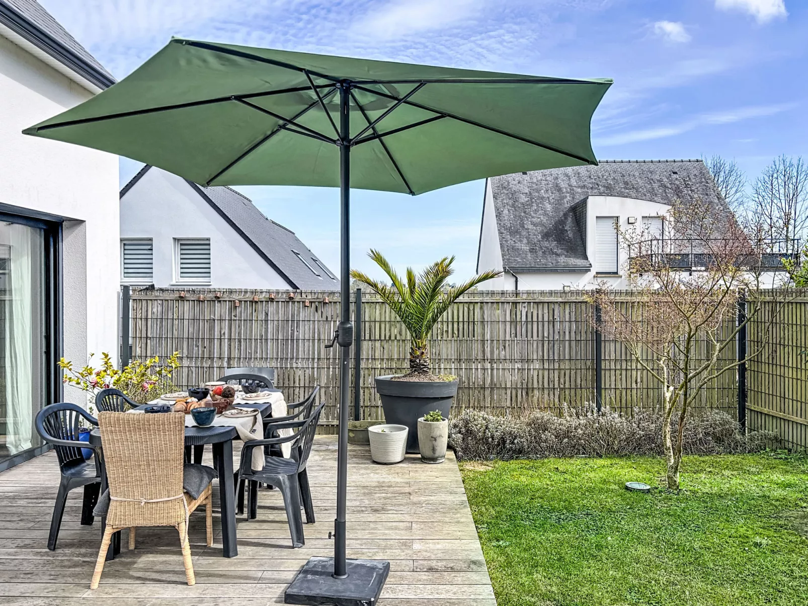 Maison Des Lupins - Buiten