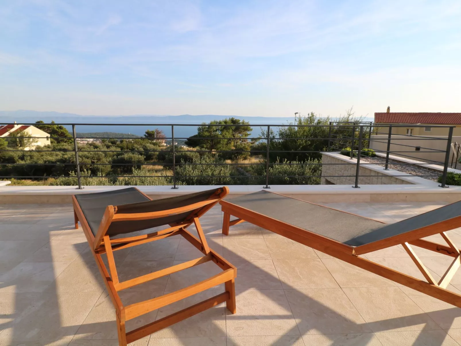 Moderne Villa mit Infinity-Pool im Bergdorf Veliko Brdo - Image-tags.info