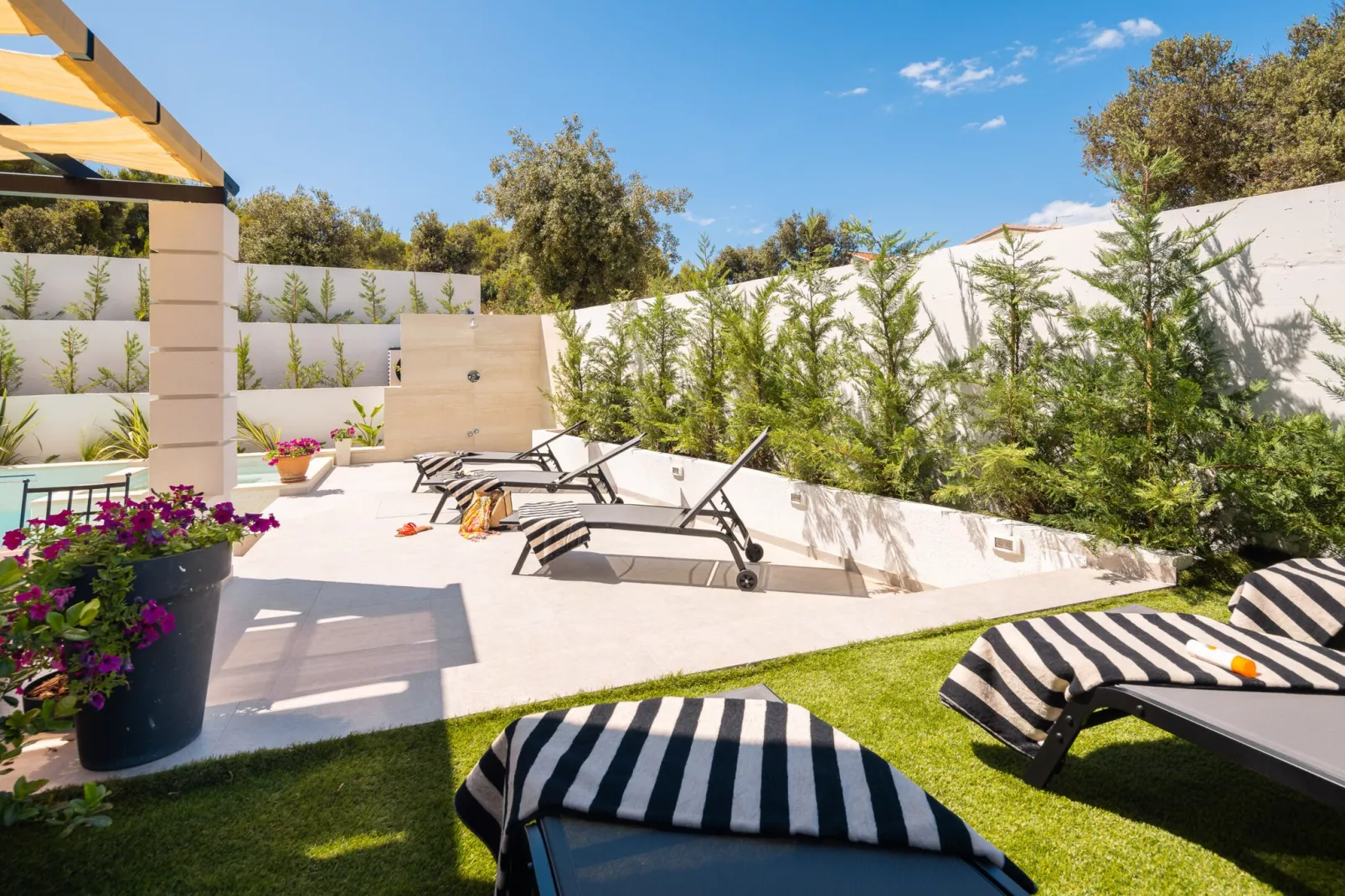 Villa Verde Ražanj with heated pool - Terras