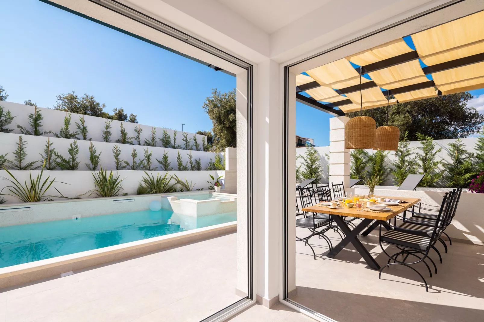 Villa Verde Ražanj with heated pool - Terras