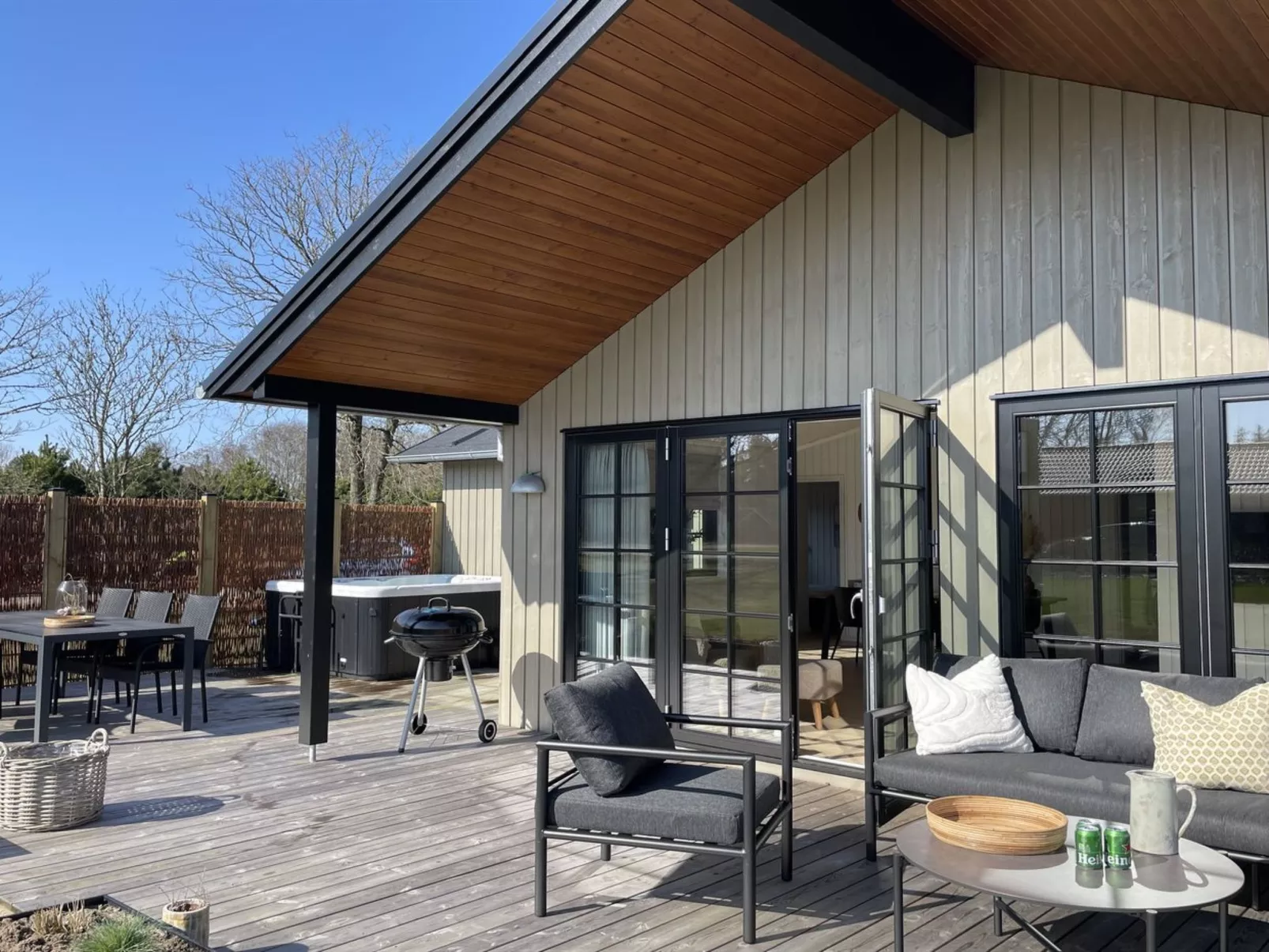 "Emin" - 2.8km from the sea