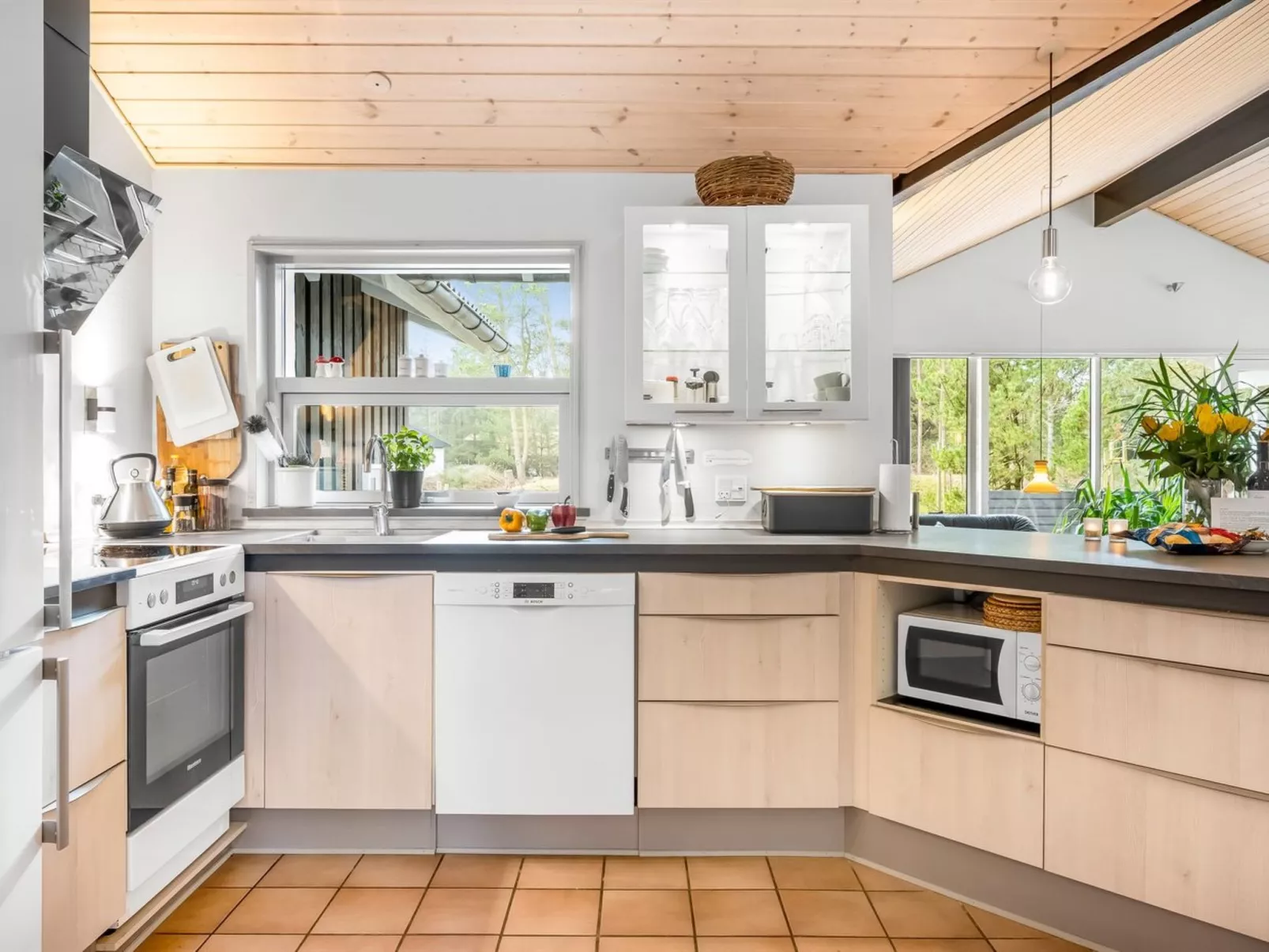 "Sora" - 2km from the sea - Binnen