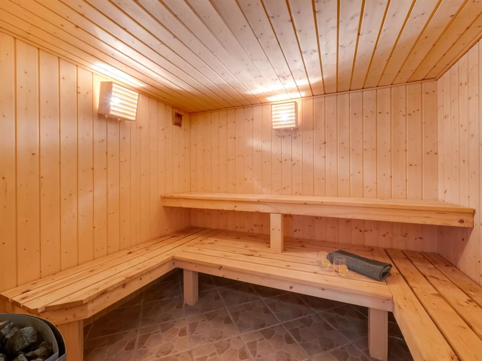 "Blaguna" - 9km to the fjord - Binnen