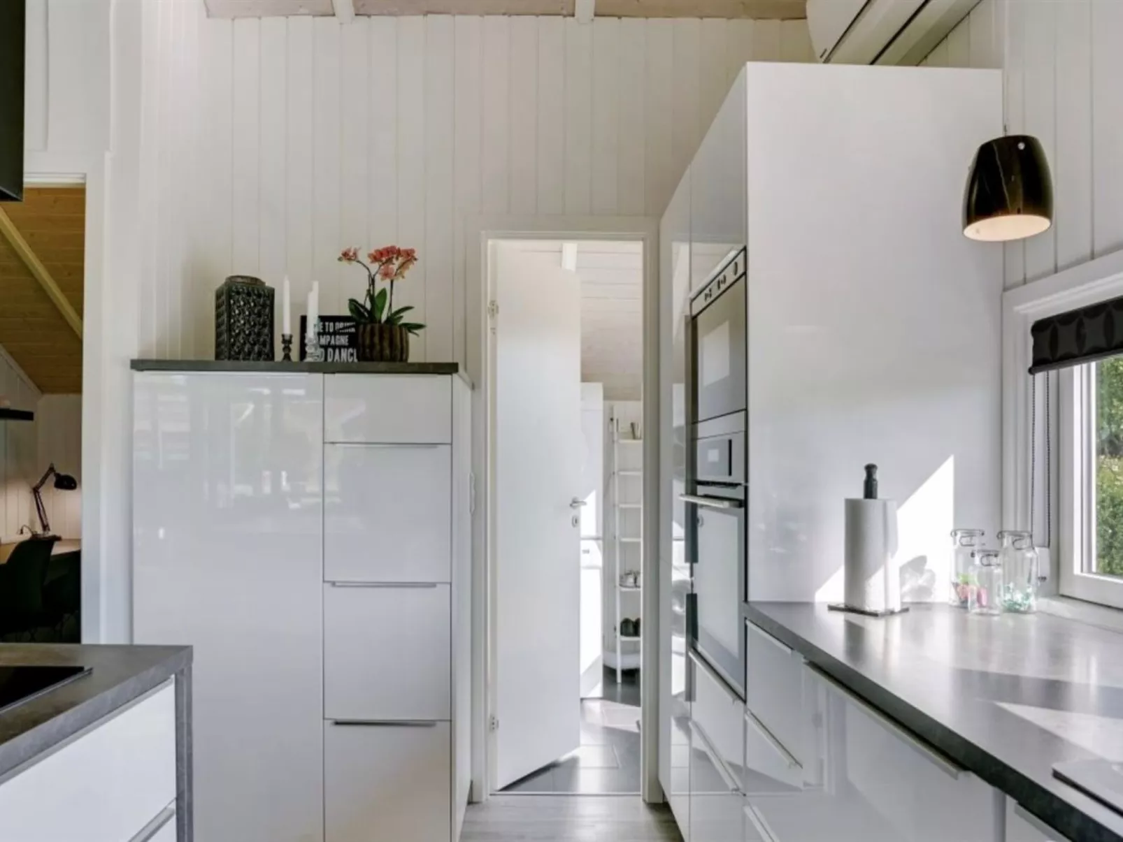 "Ognen" - 300m from the sea - Binnen