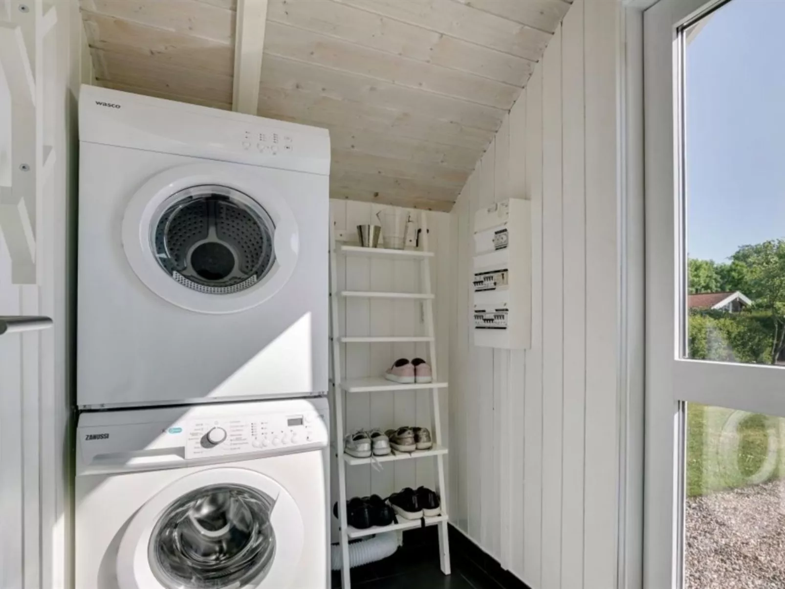 "Ognen" - 300m from the sea - Binnen