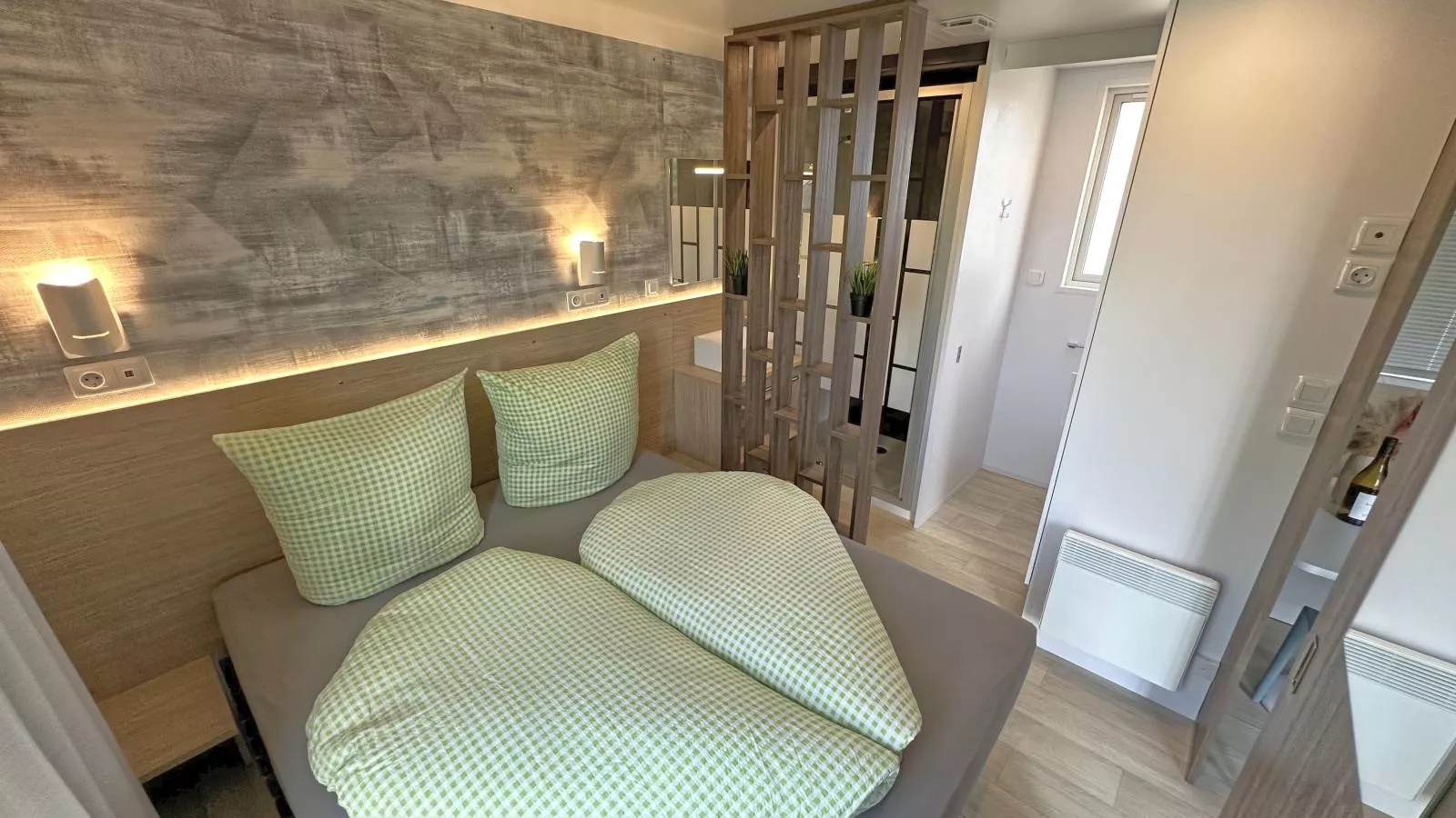 Feriendorf Seeblick - Tiny Chalet Nr 8 - Slaapkamer