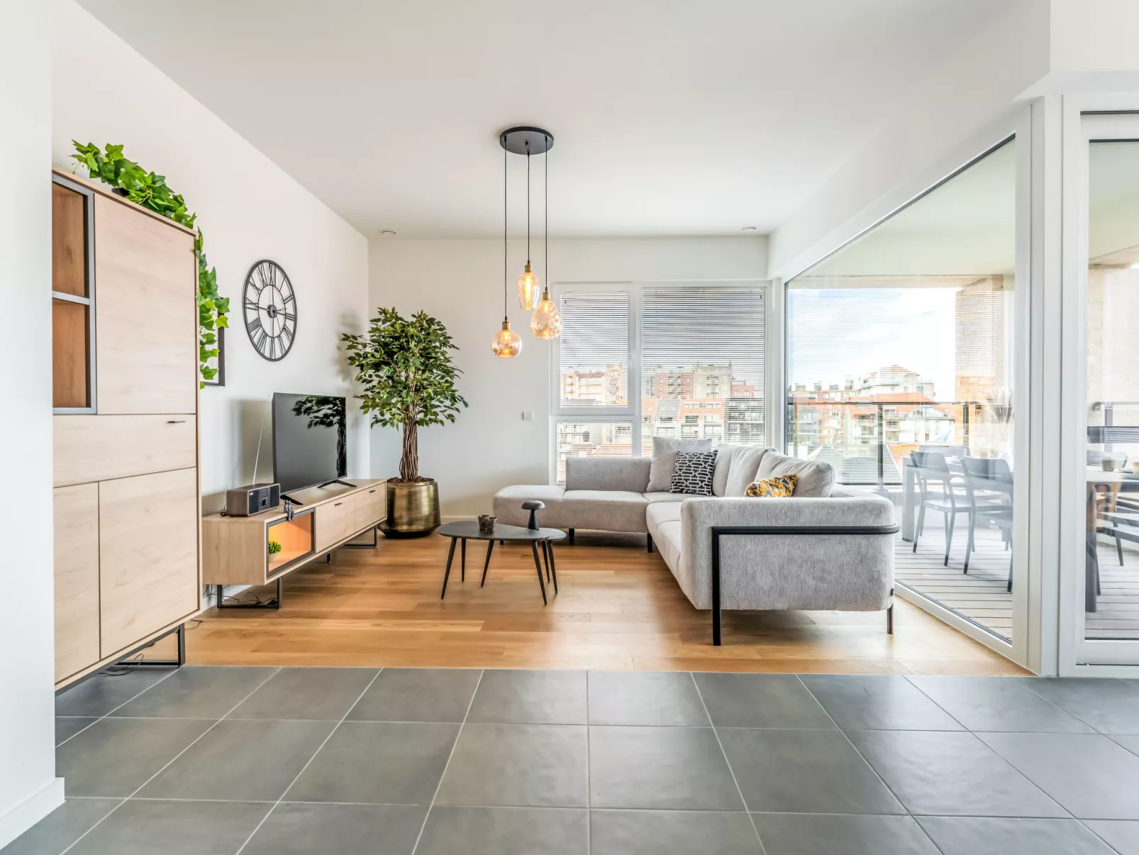 Parkville with parking & terrace - Binnen