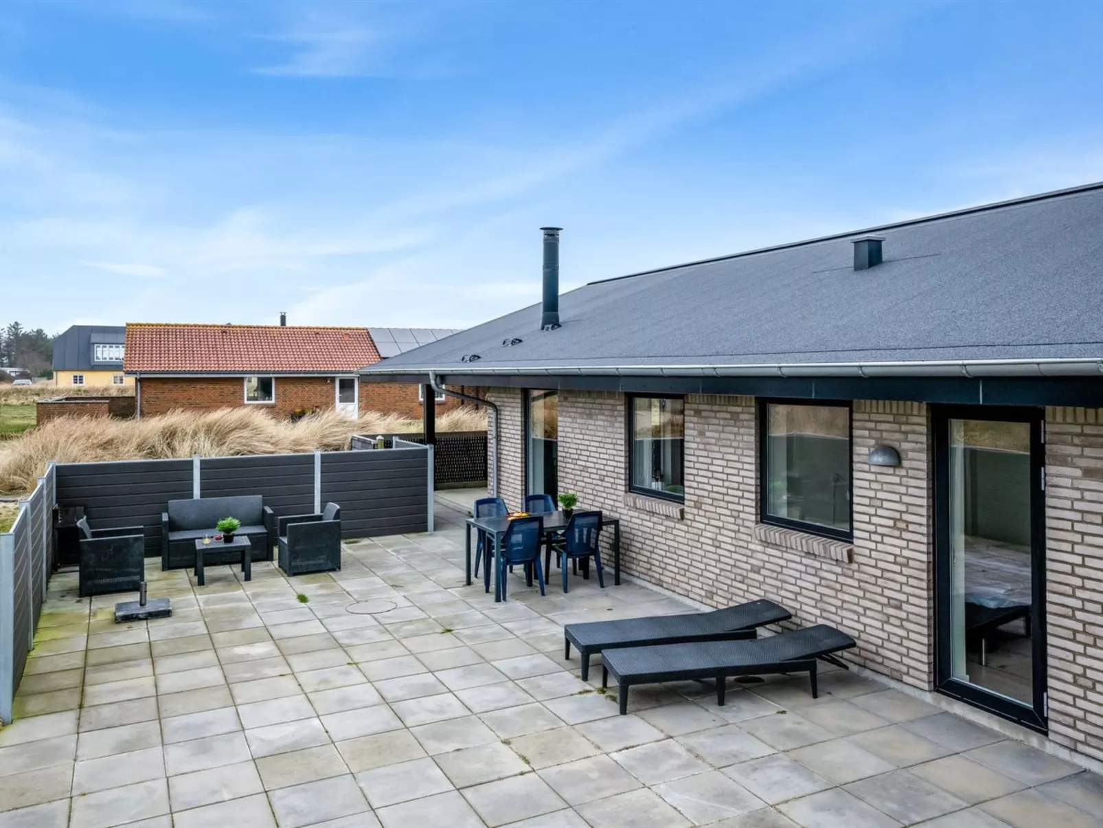 "Dorrit" - 1.2km from the sea - Buiten