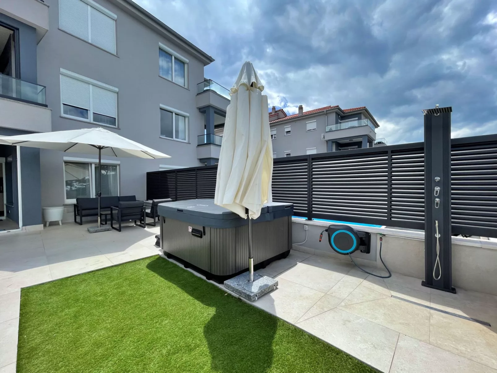 Apartment SeaLuxe mit Whirlpool - Buiten