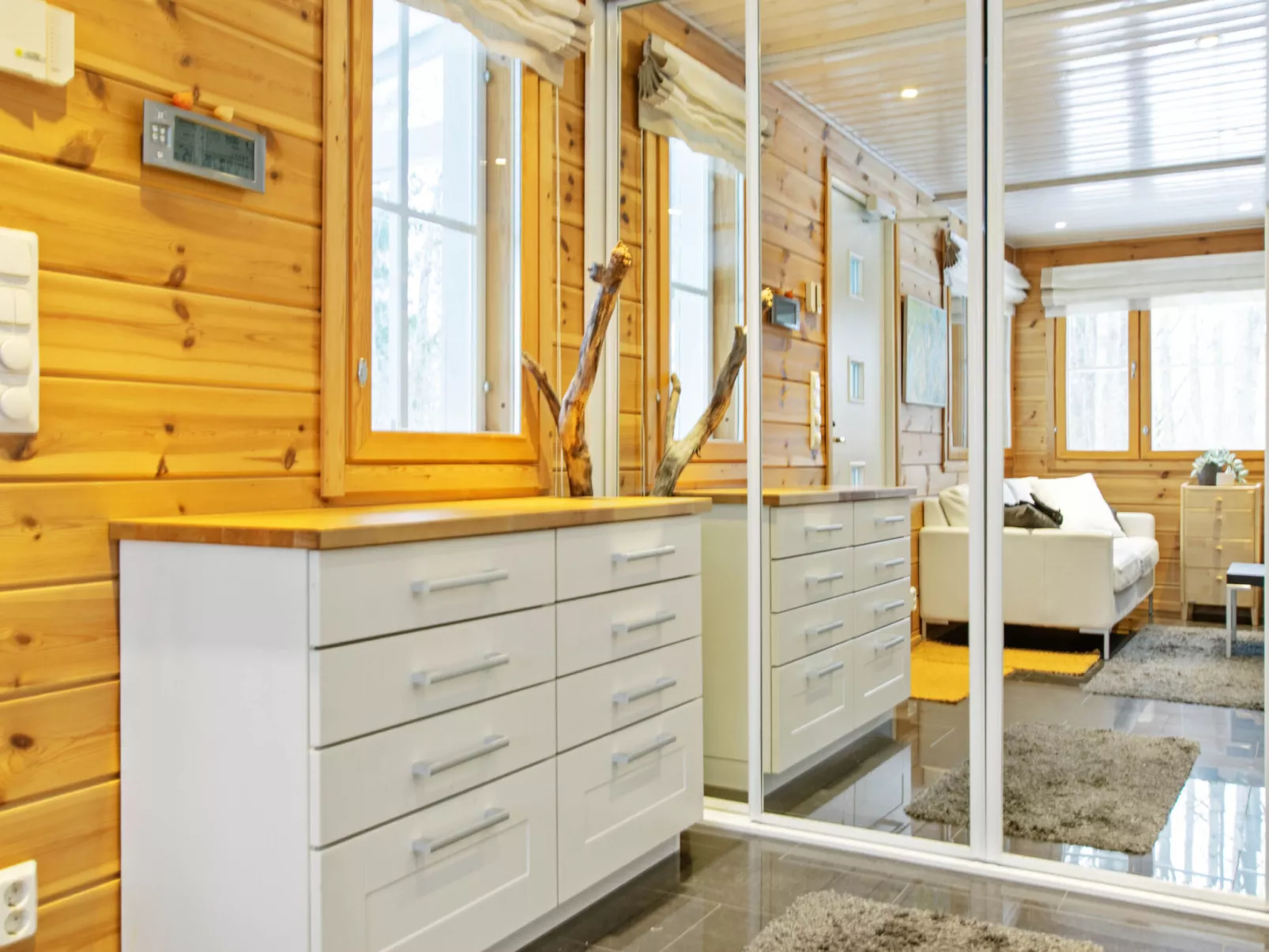 Aurinko vanaja - Binnen