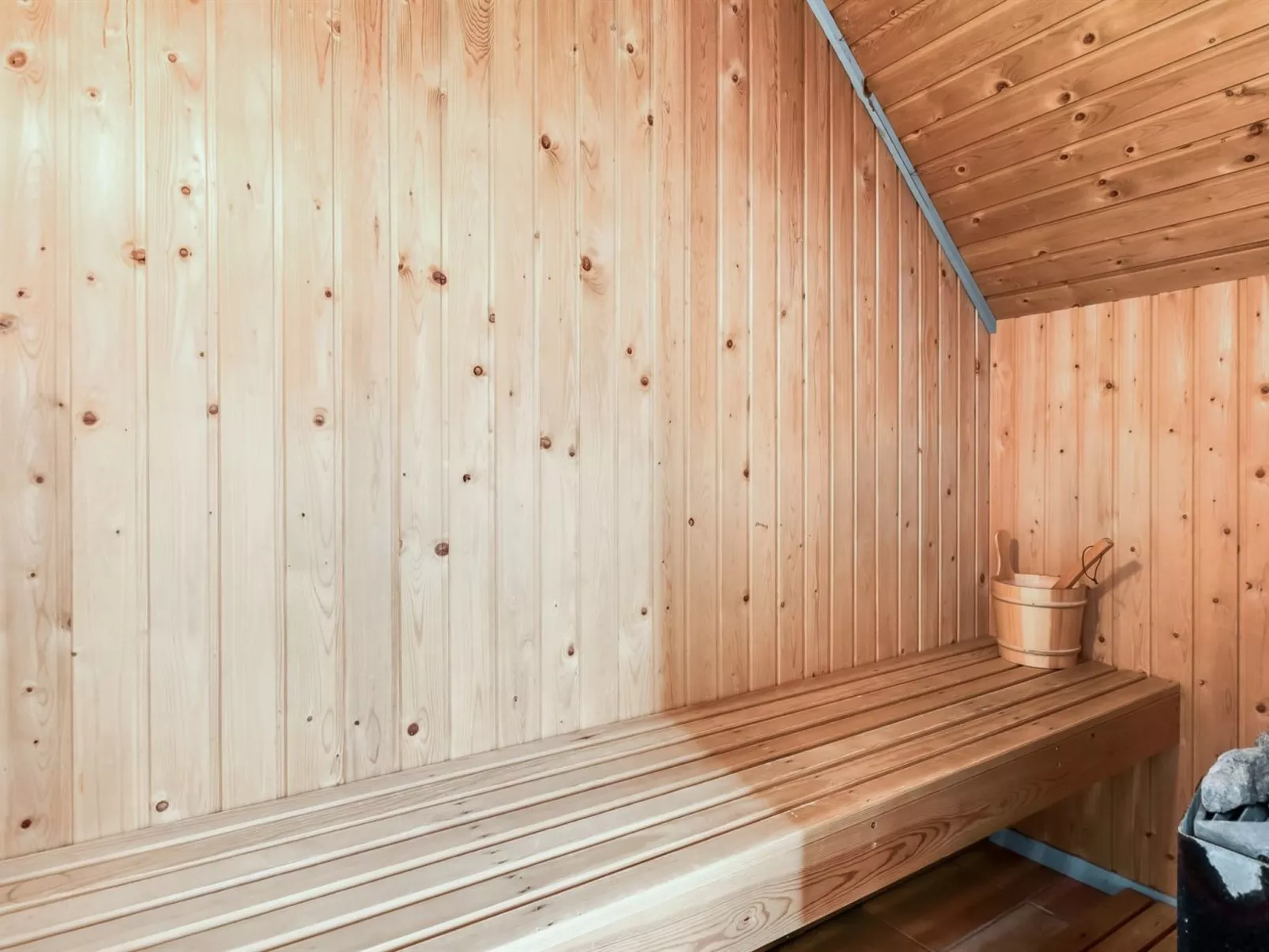 "Urpo" - 6km from the sea - Binnen