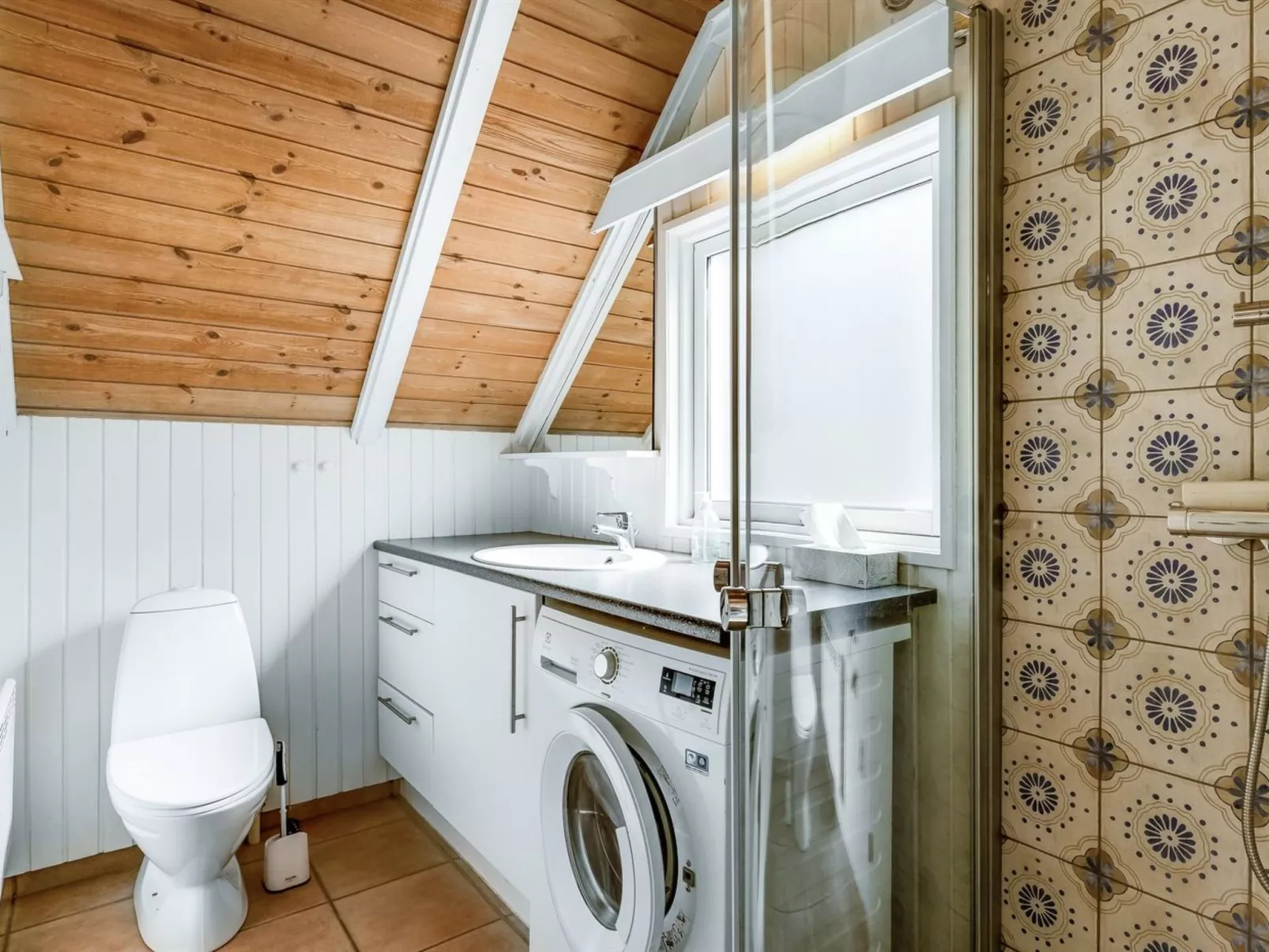 "Urpo" - 6km from the sea - Binnen