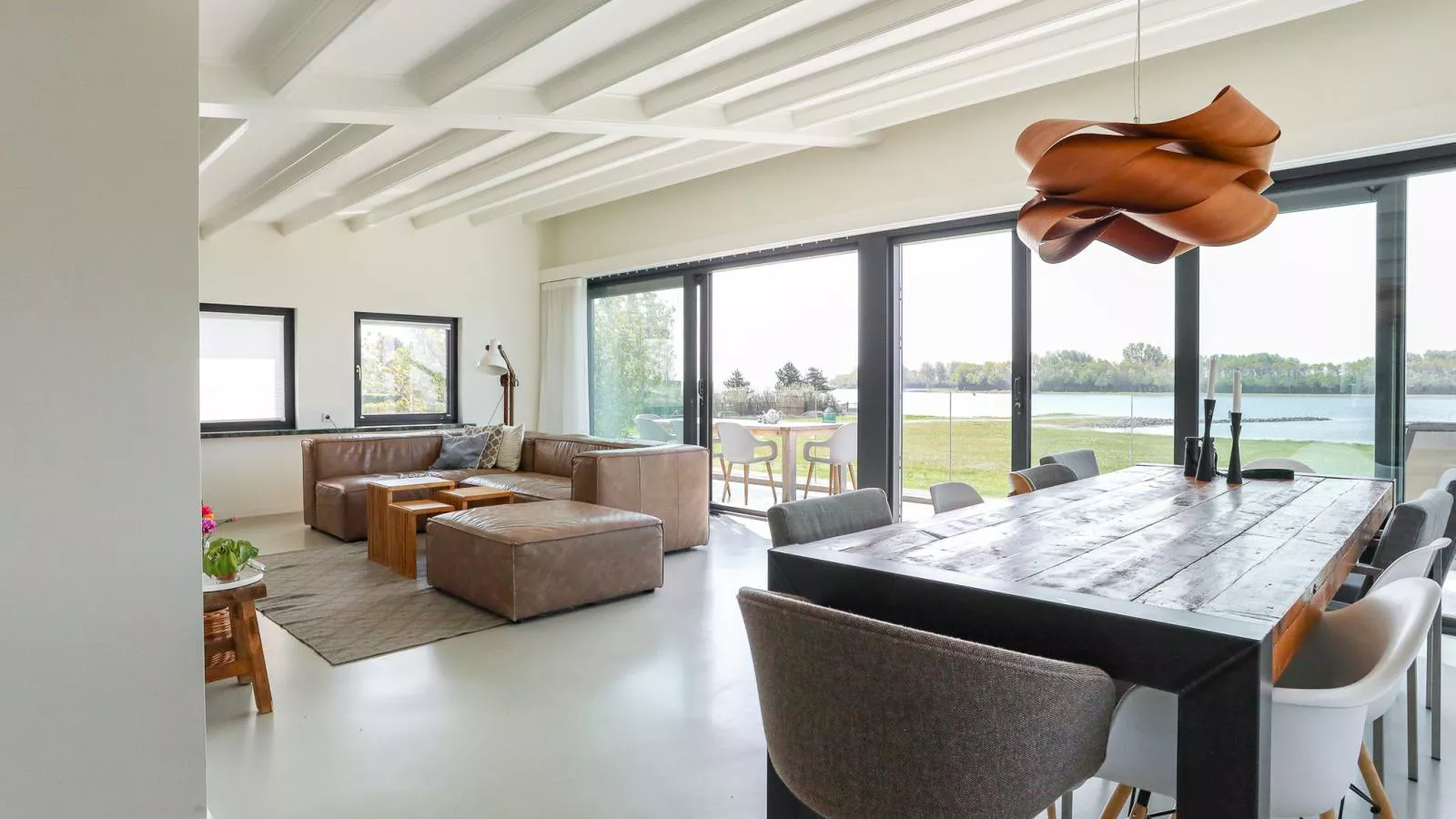 Villa Veerse Meerzicht - Eetkamer