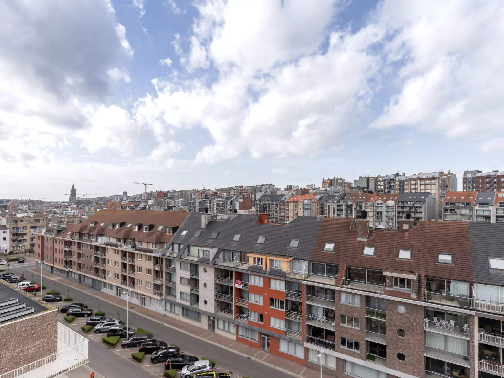 Parkville with parking & terrace - Buiten