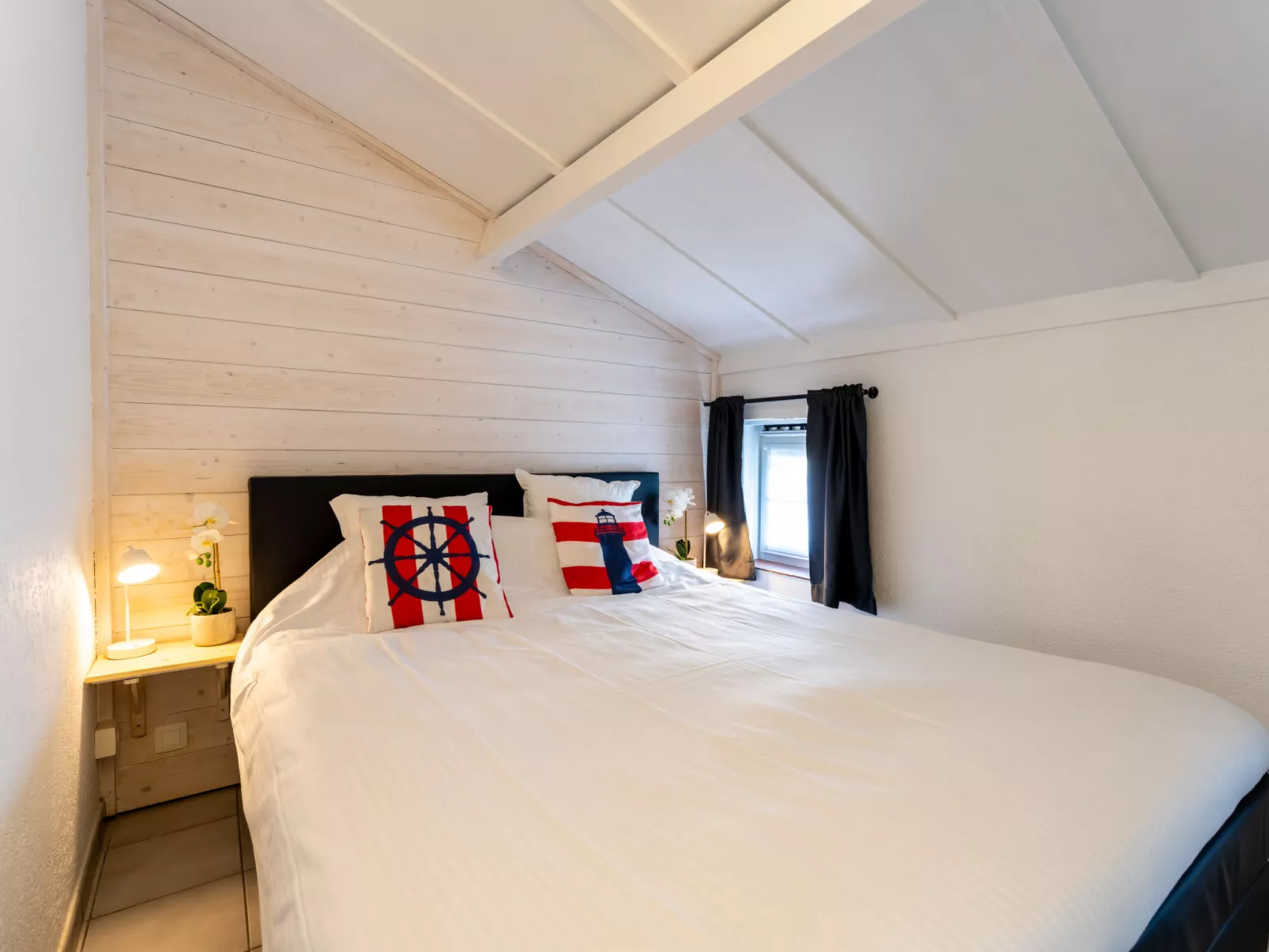 Alice Blue with airco & shared pool - Binnen