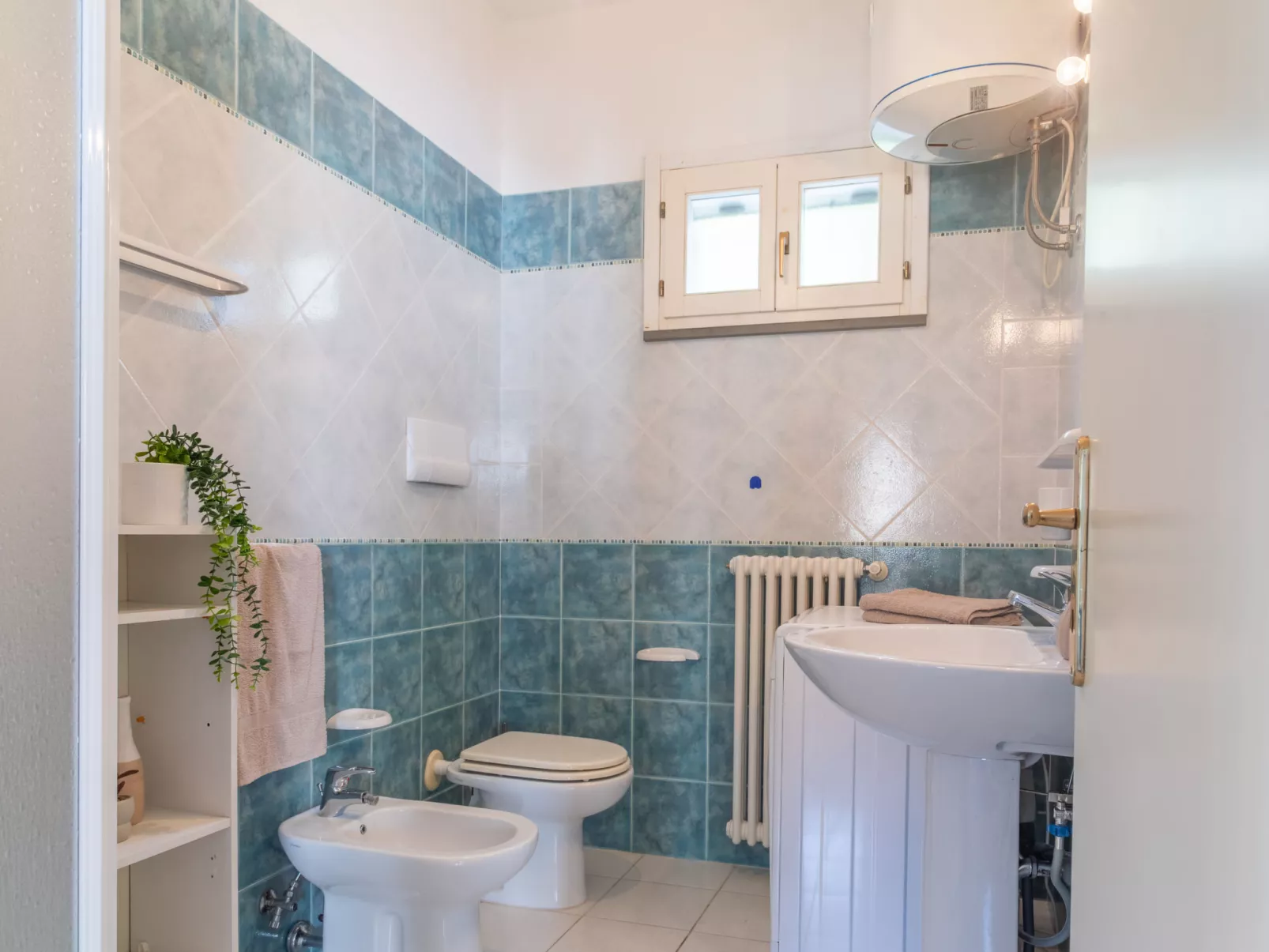 Blue Levante - Binnen