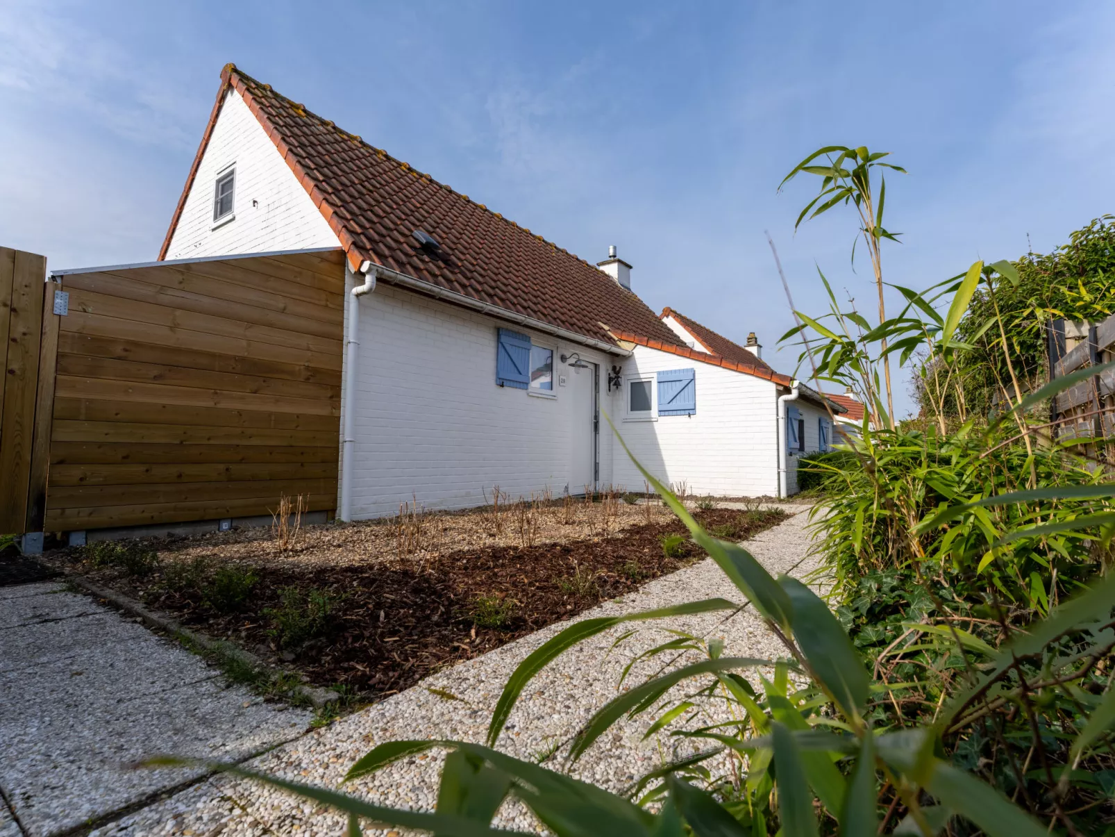 Alice Blue with airco & shared pool - Buiten