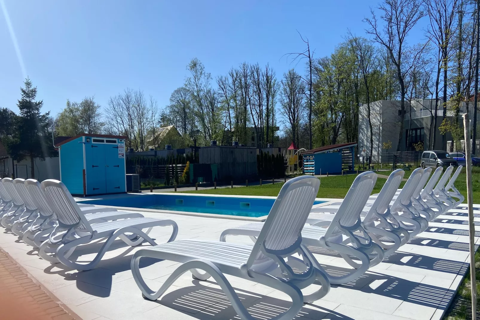 Domy wakacyjne z basenem blisko morza Rewal - Zwembad