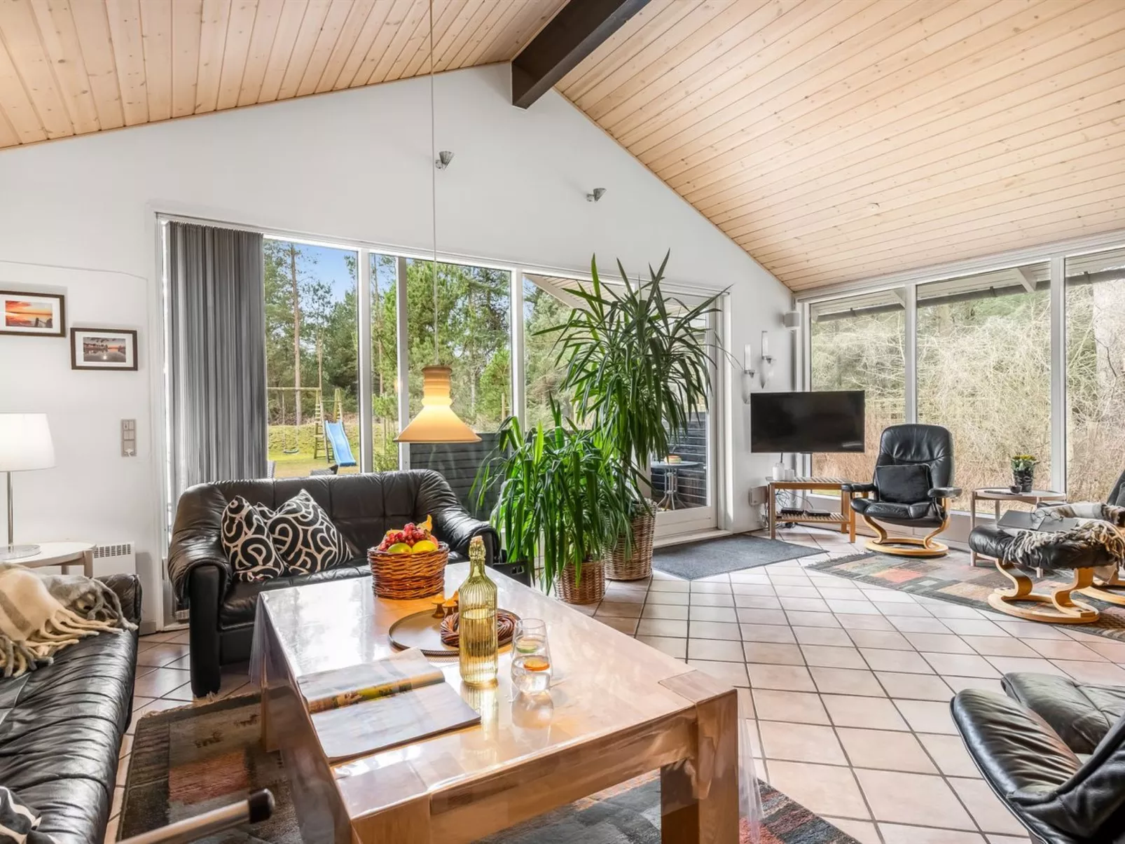 "Sora" - 2km from the sea - Binnen