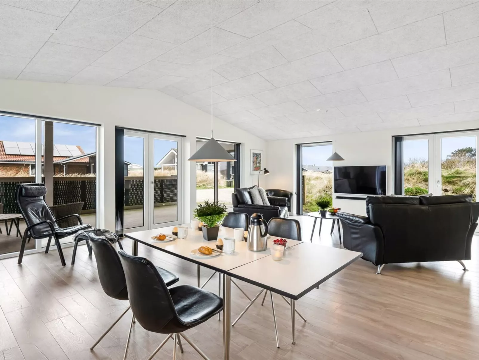 "Dorrit" - 1.2km from the sea - Binnen