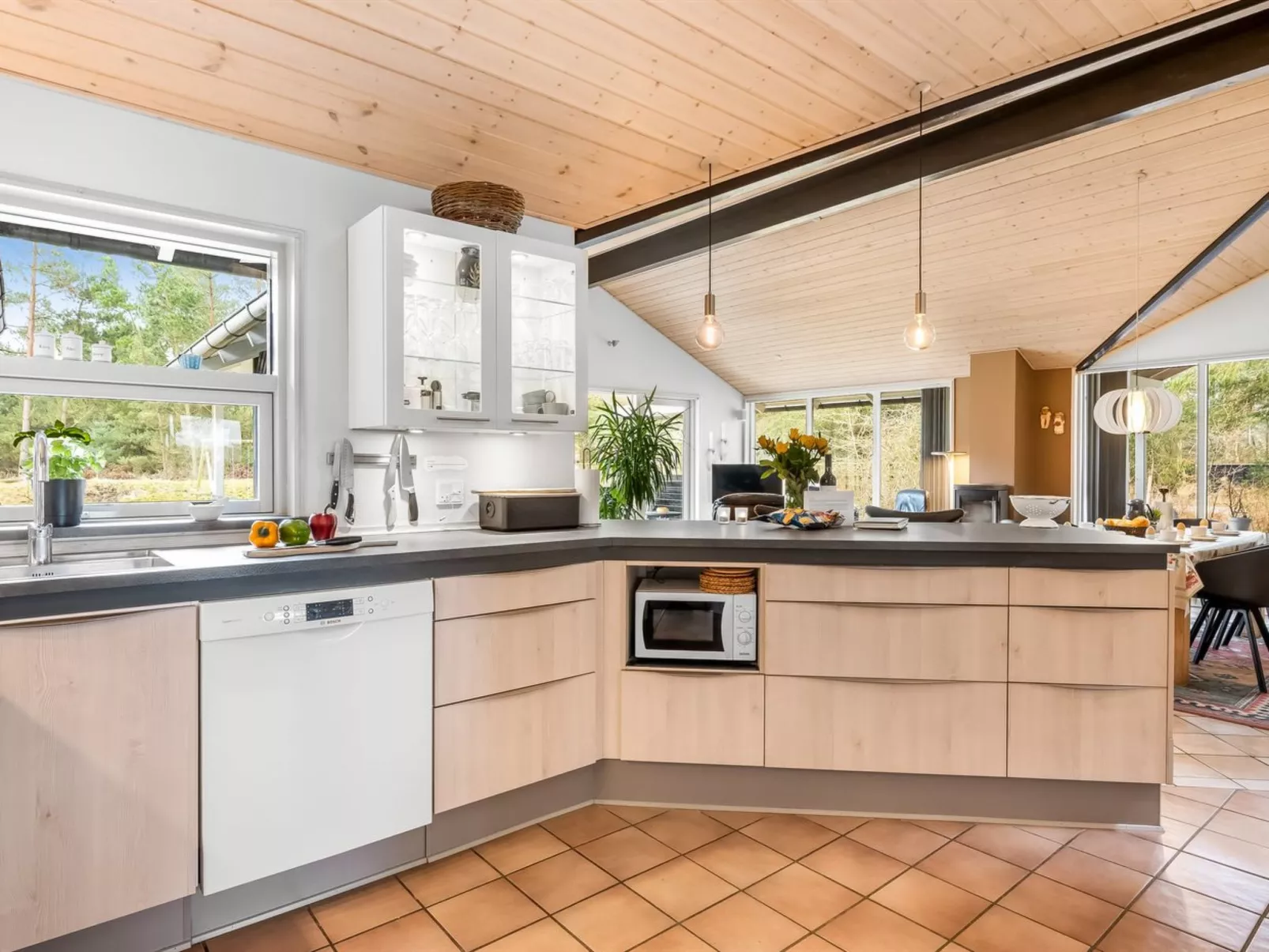 "Sora" - 2km from the sea - Binnen