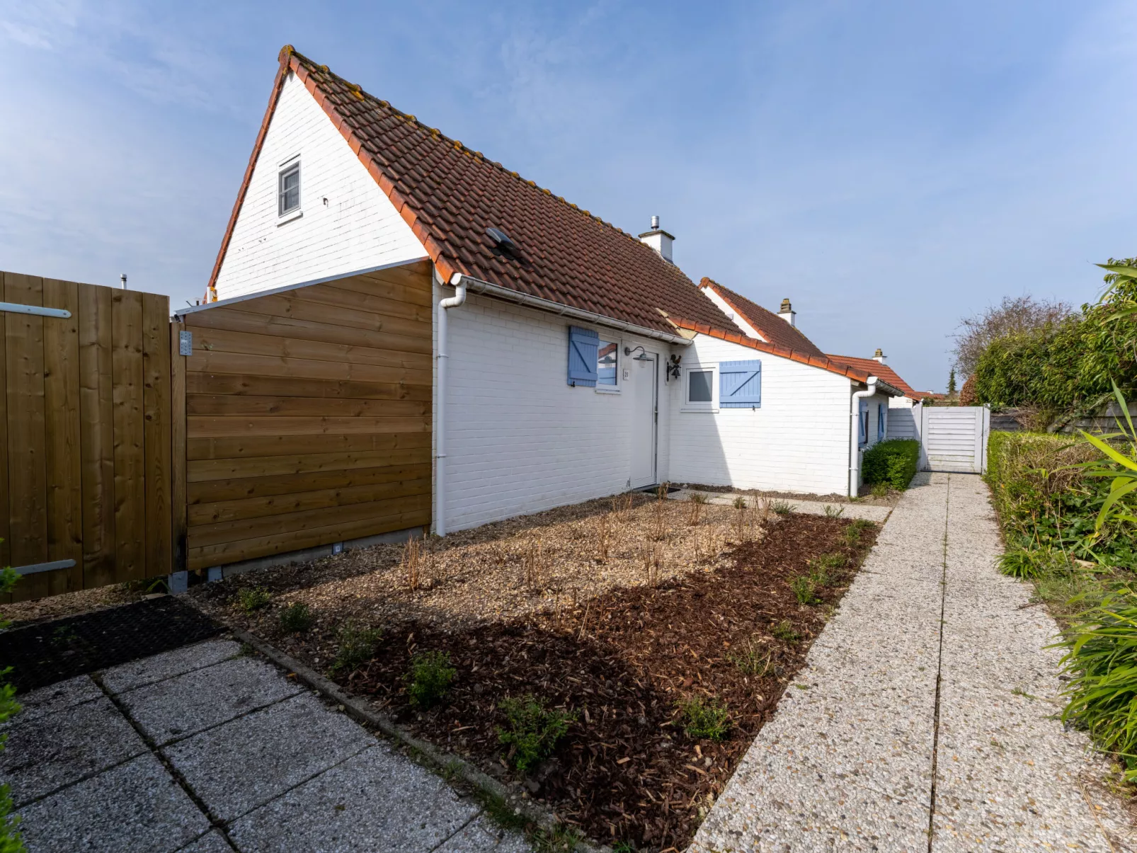 Alice Blue with airco & shared pool - Buiten