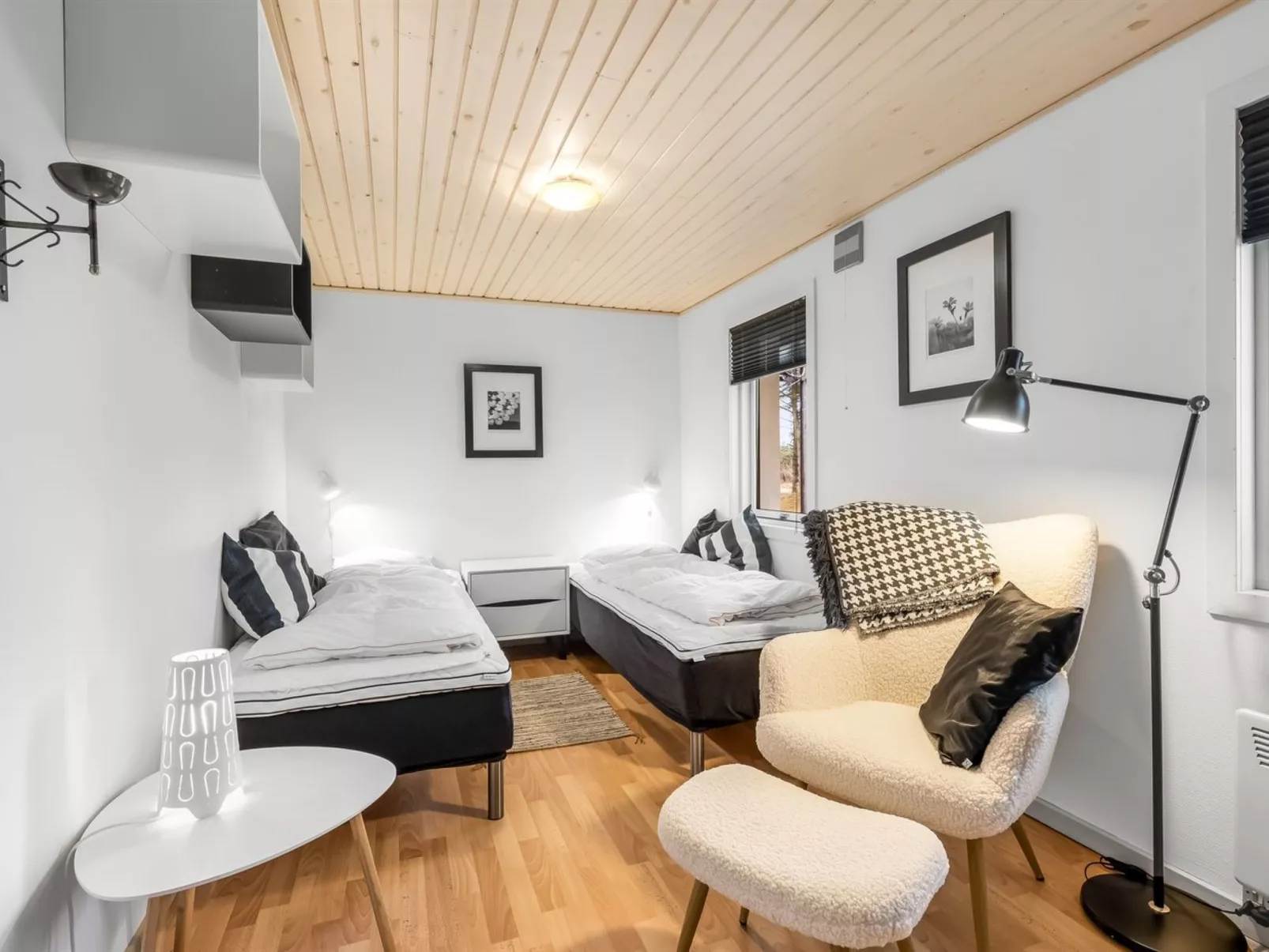 "Sora" - 2km from the sea - Binnen