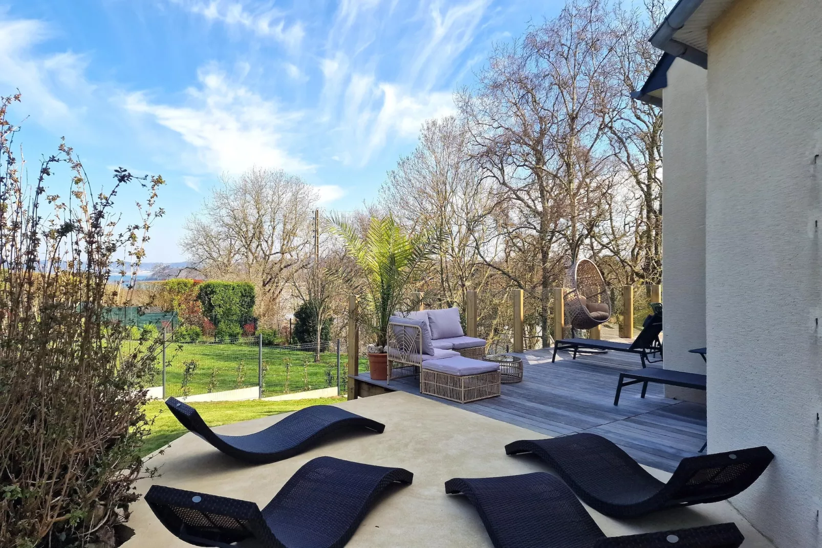 Holiday home in Locquirec - Terrasbalkon