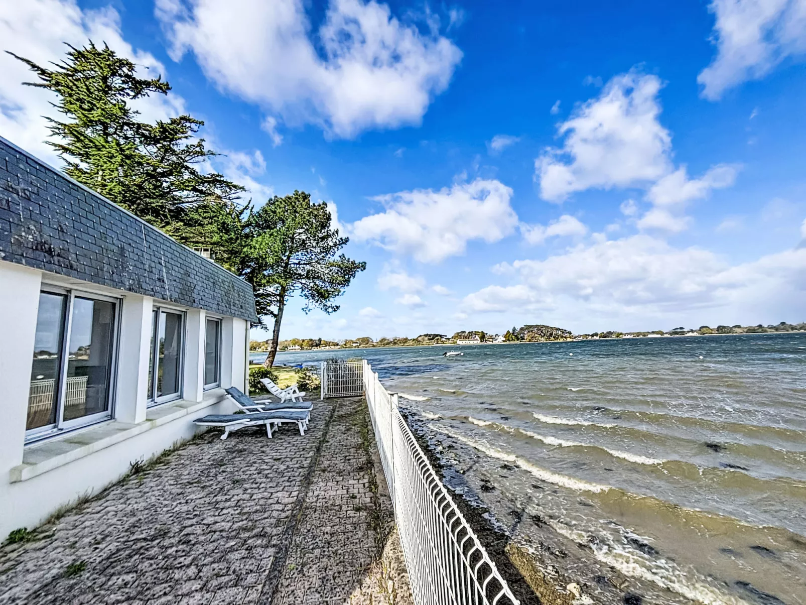 Maison du Néguan - Buiten