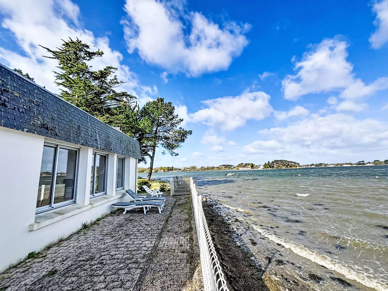 Maison du Néguan - Buiten