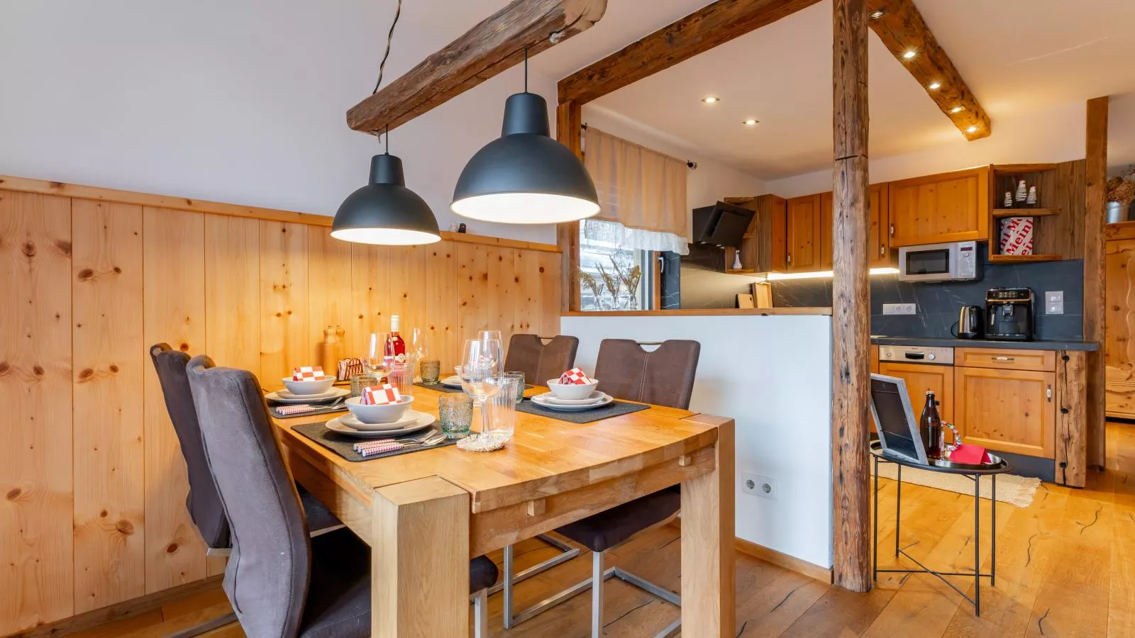 Tauernapart - Eetkamer