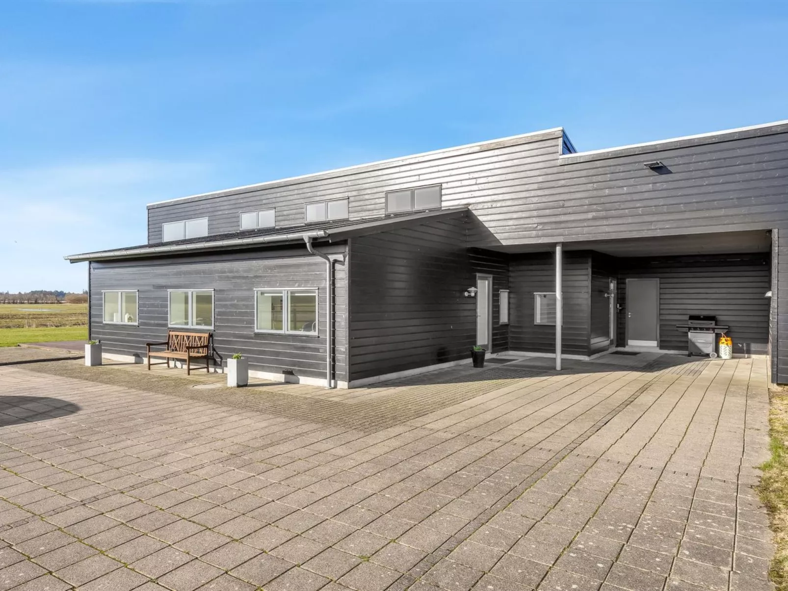 "Emelita" - 1.4km from the sea