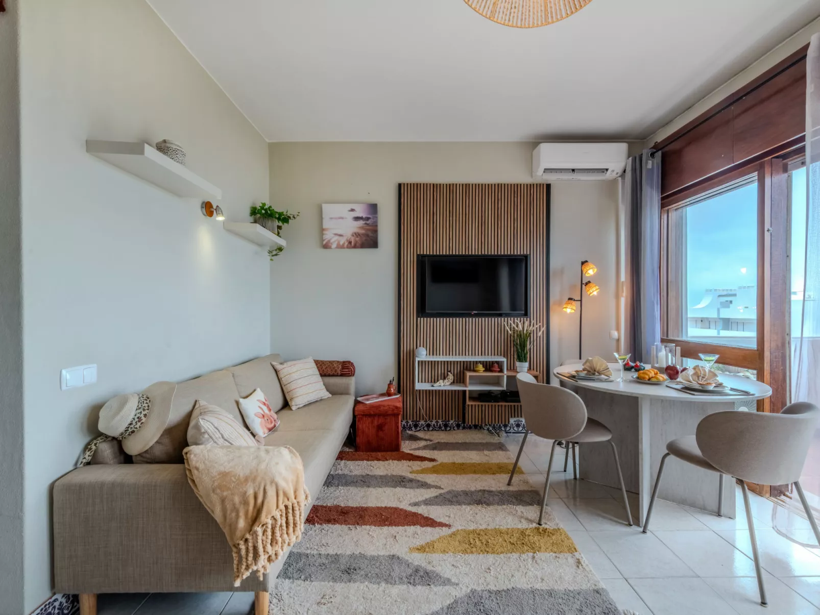 Alvor Bay Dream - Binnen