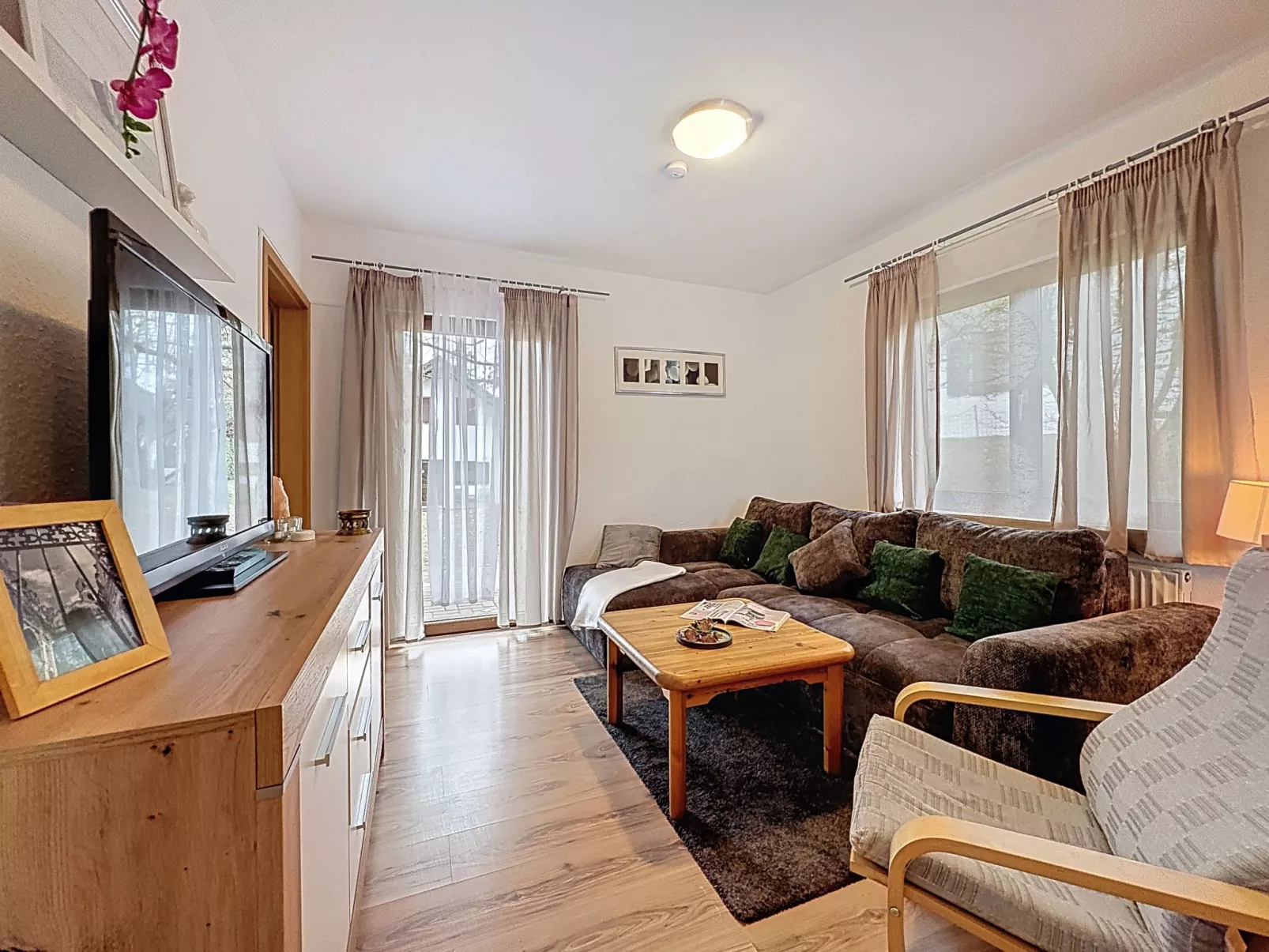 Dorf 4/ Haus 27 - Binnen