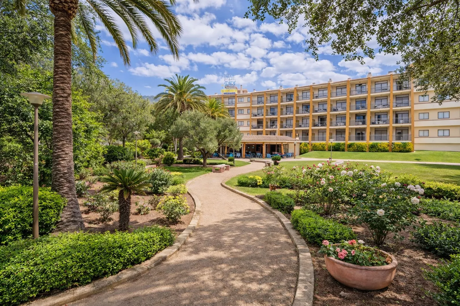 Tossa Apartment 3/2/4 - Tuinen zomer