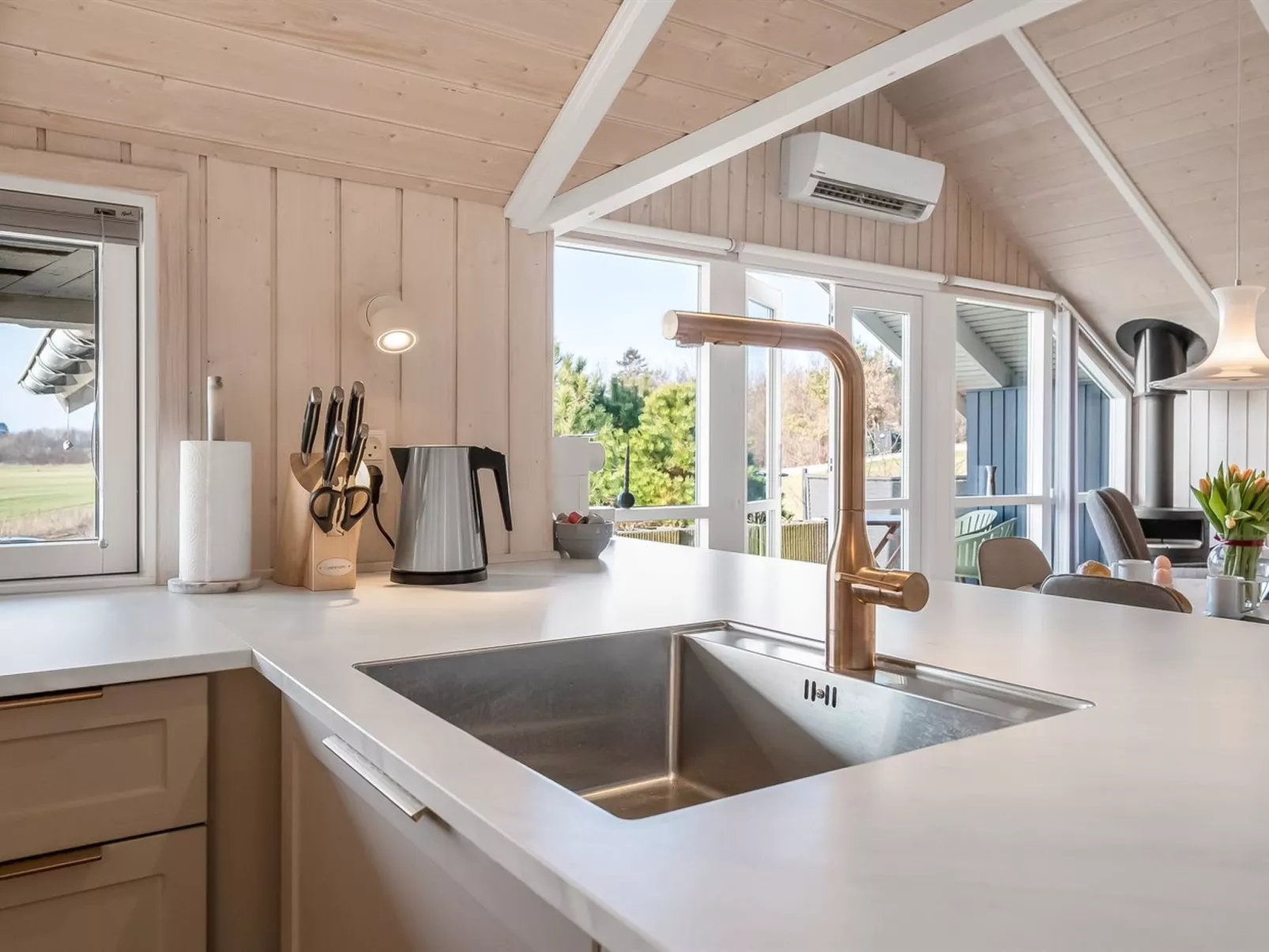 "Caranus" - 120m from the sea - Binnen