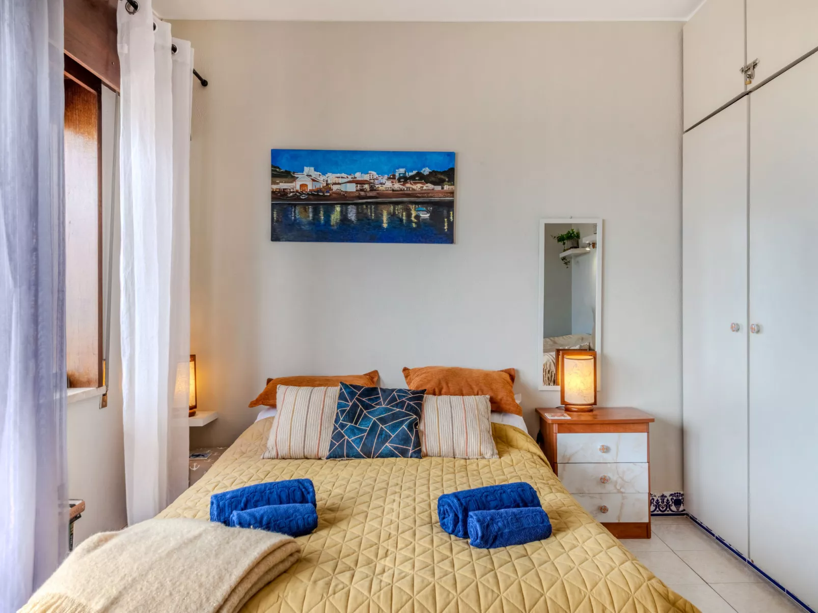 Alvor Bay Dream - Binnen