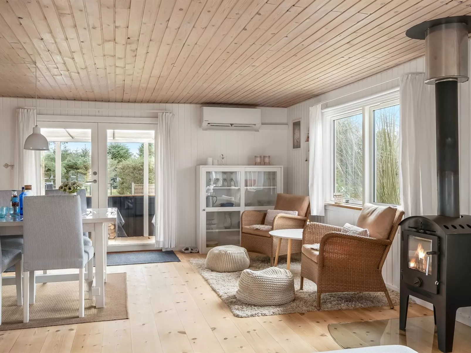 "Nikica" -  from the sea - Binnen