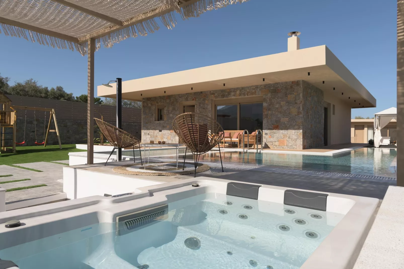 Villa Irmaos - Buitenkant zomer