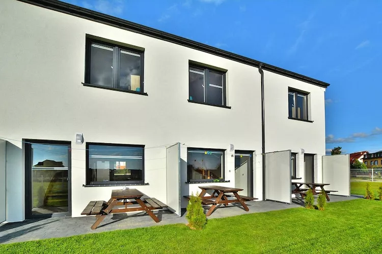 Domy wakacyjne z basenem letnim dla max 4 osób Jarosławiec - Buitenkant zomer